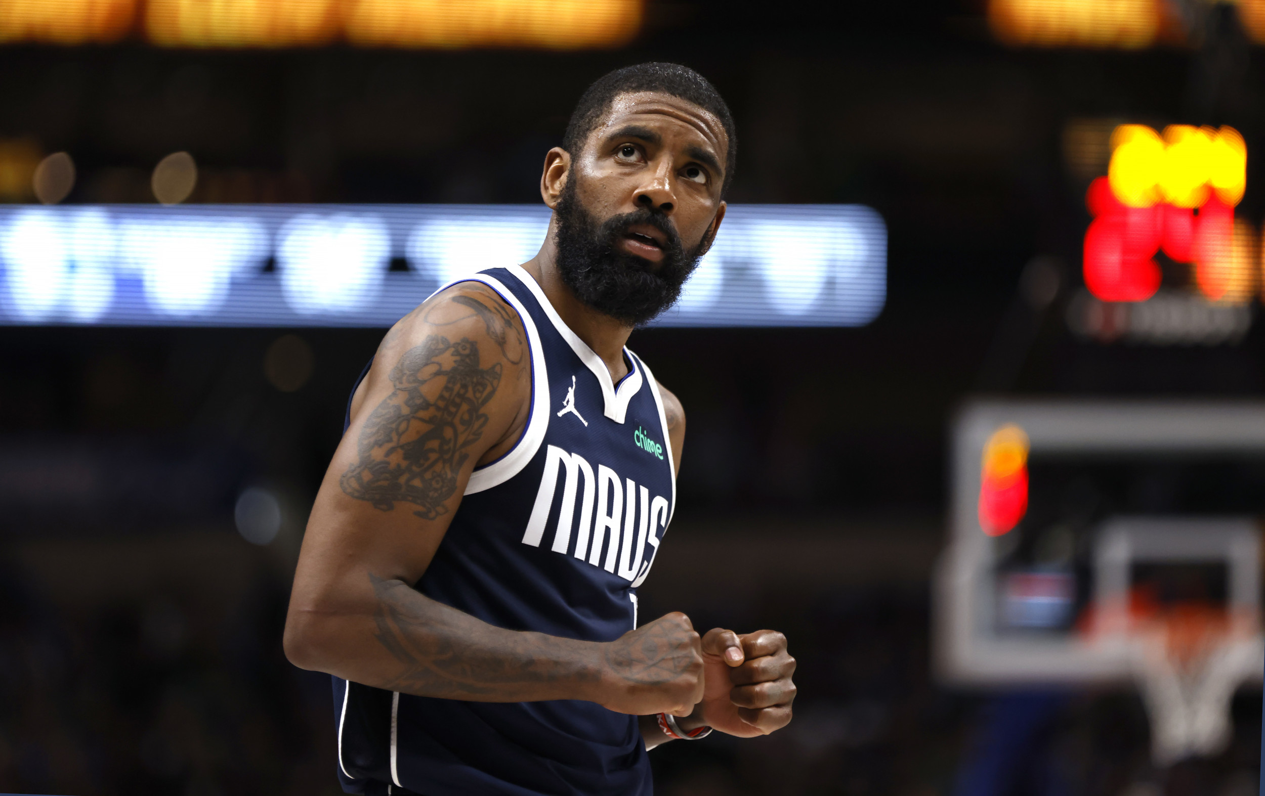 Dallas Mavericks News: Watch Kyrie Irving Sink Stunning Buzzer Beater ...