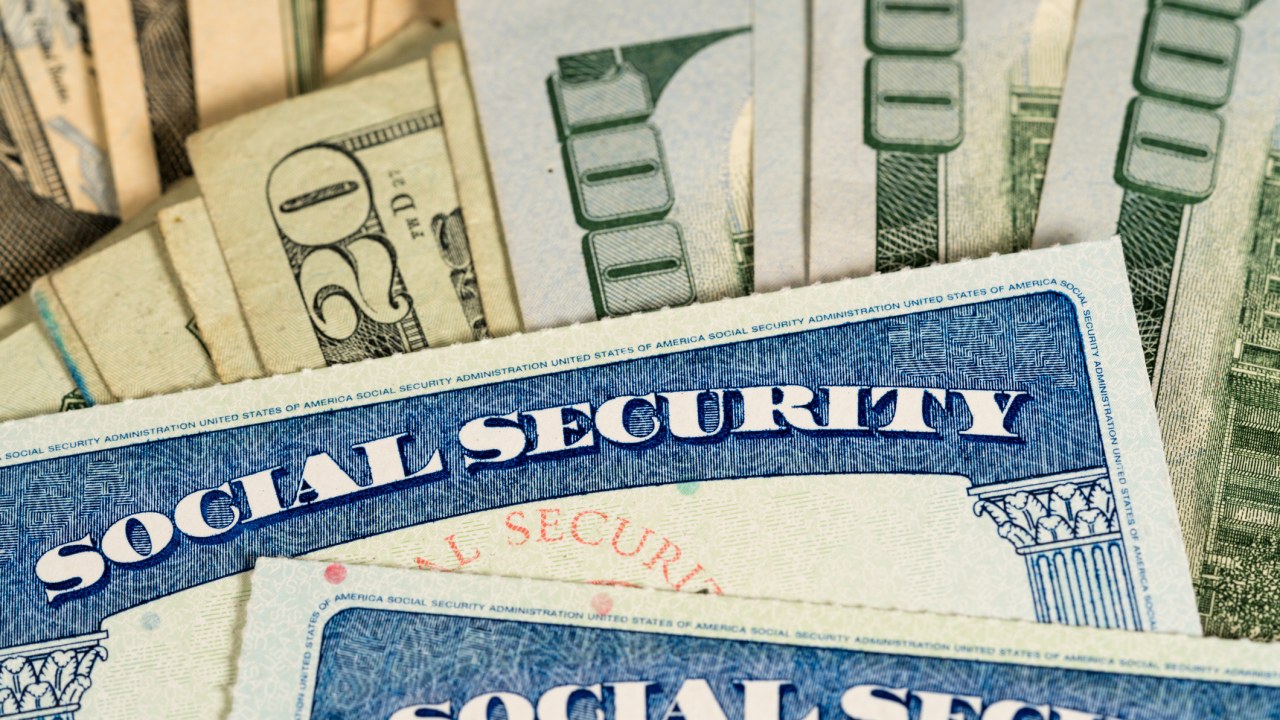 Social Security Shake-Up: A New Law Might Bring Important Benefits Changes! 2 social security stock image 2025 Finance A New Law Might Bring Important Benefits Changes