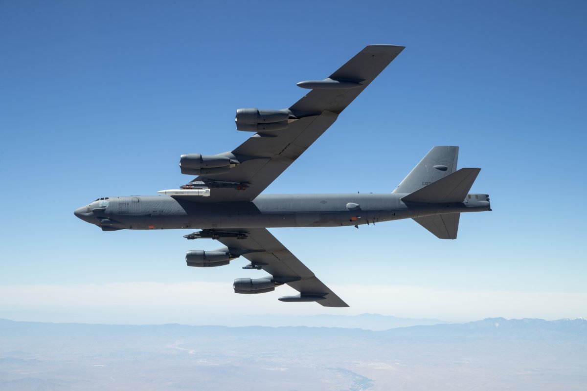 B-52 Carries AGM-183A Hypersonic Missile