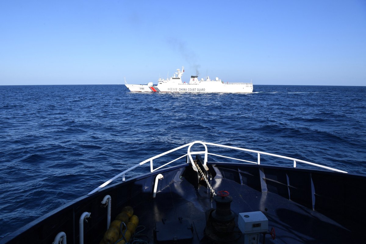 China Coast Guard Patrols Disputed Islets