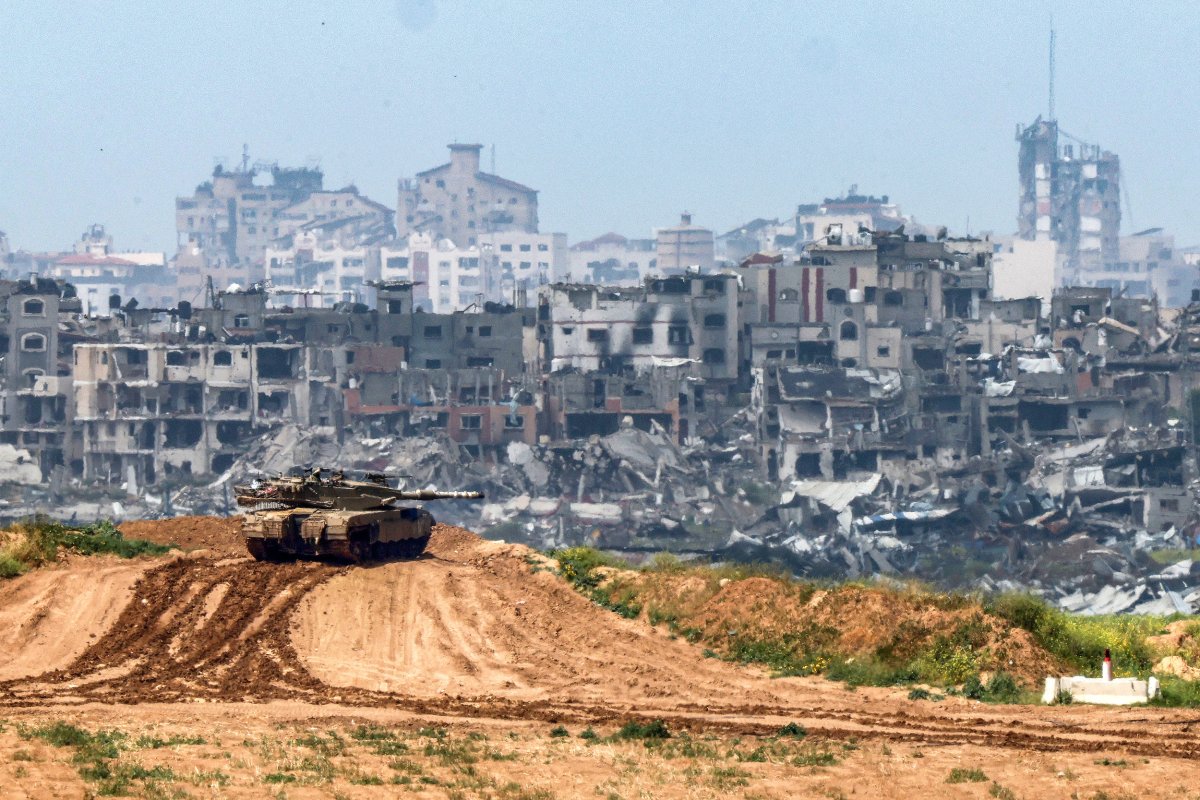 Israeli tank with Gaza Strip destruction March