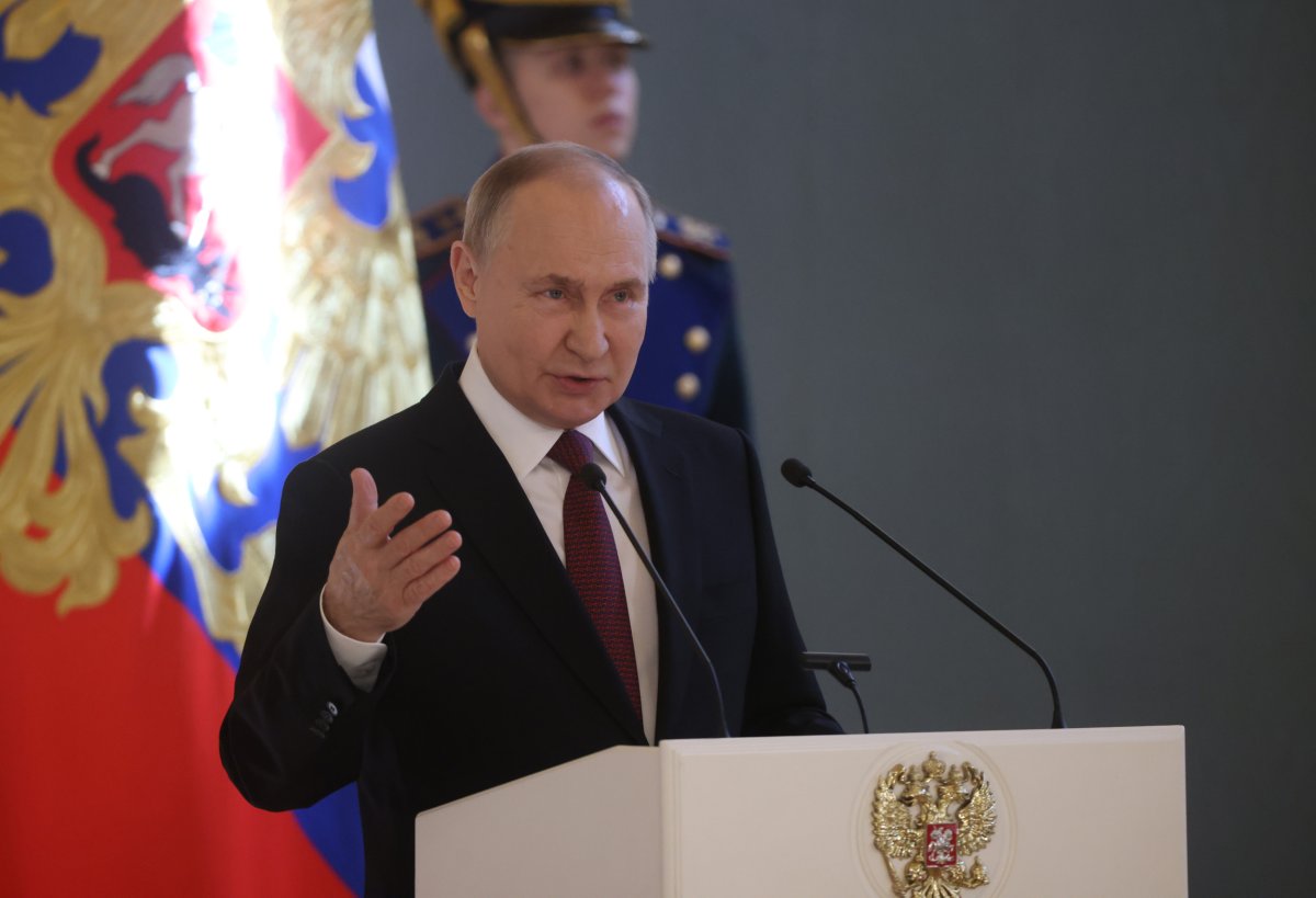 Putin Suggests Ukraine Ordered ISIS Attack Moscow