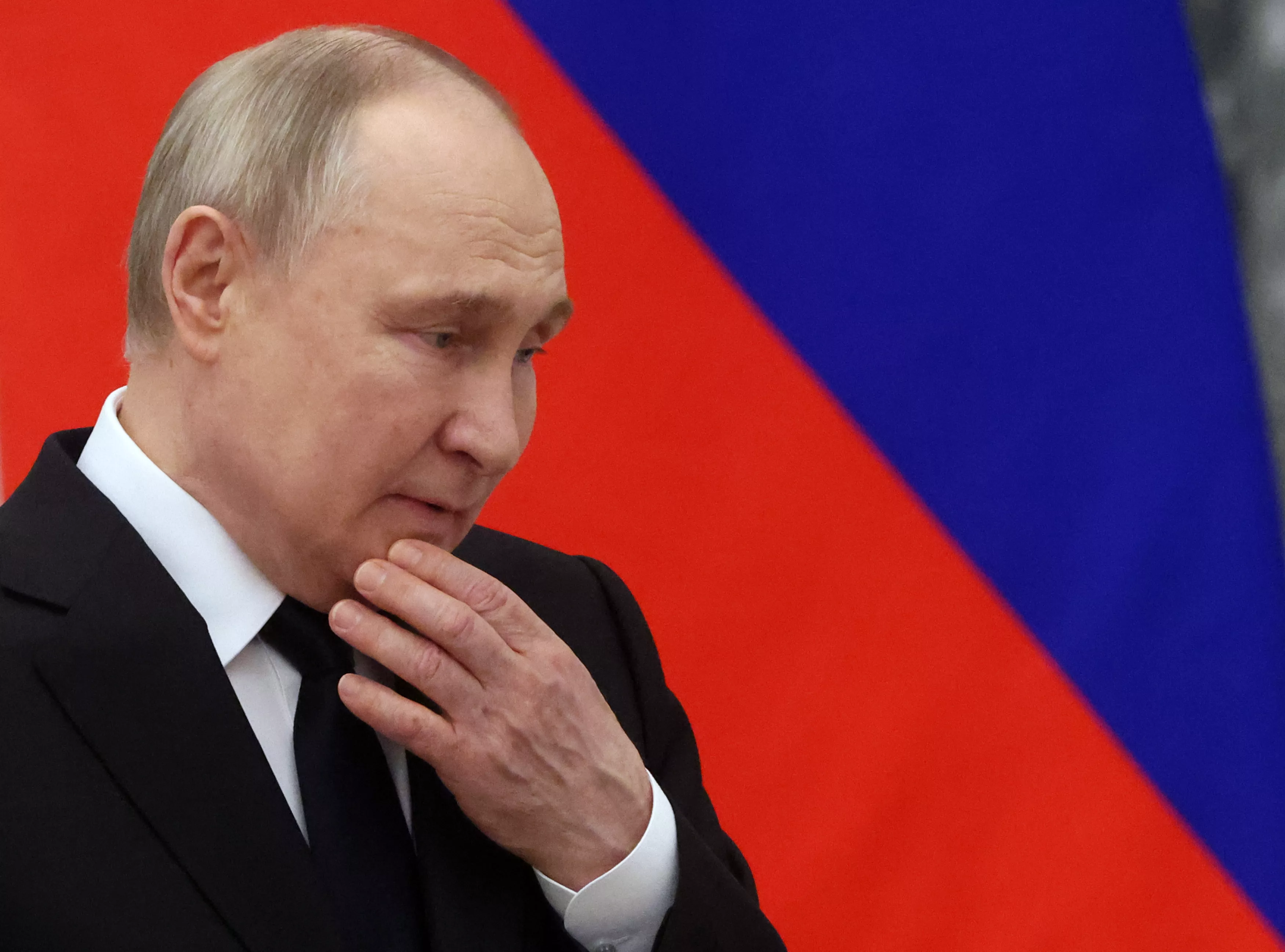 Putin Is 'Losing Control' in Russia: Dictator Expert - Vimarsana News