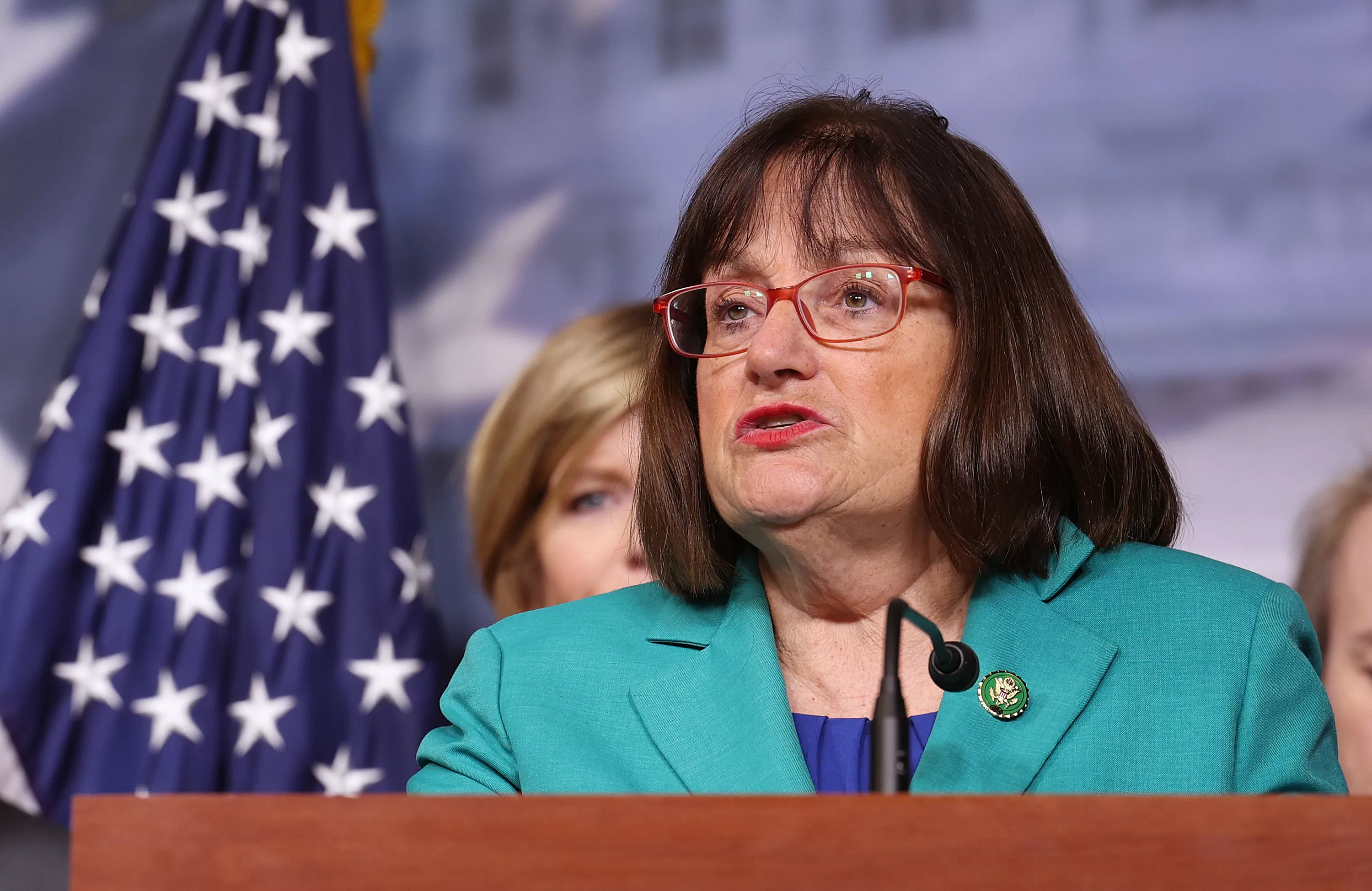 Democrat Announces She's Leaving Congress - Vimarsana News