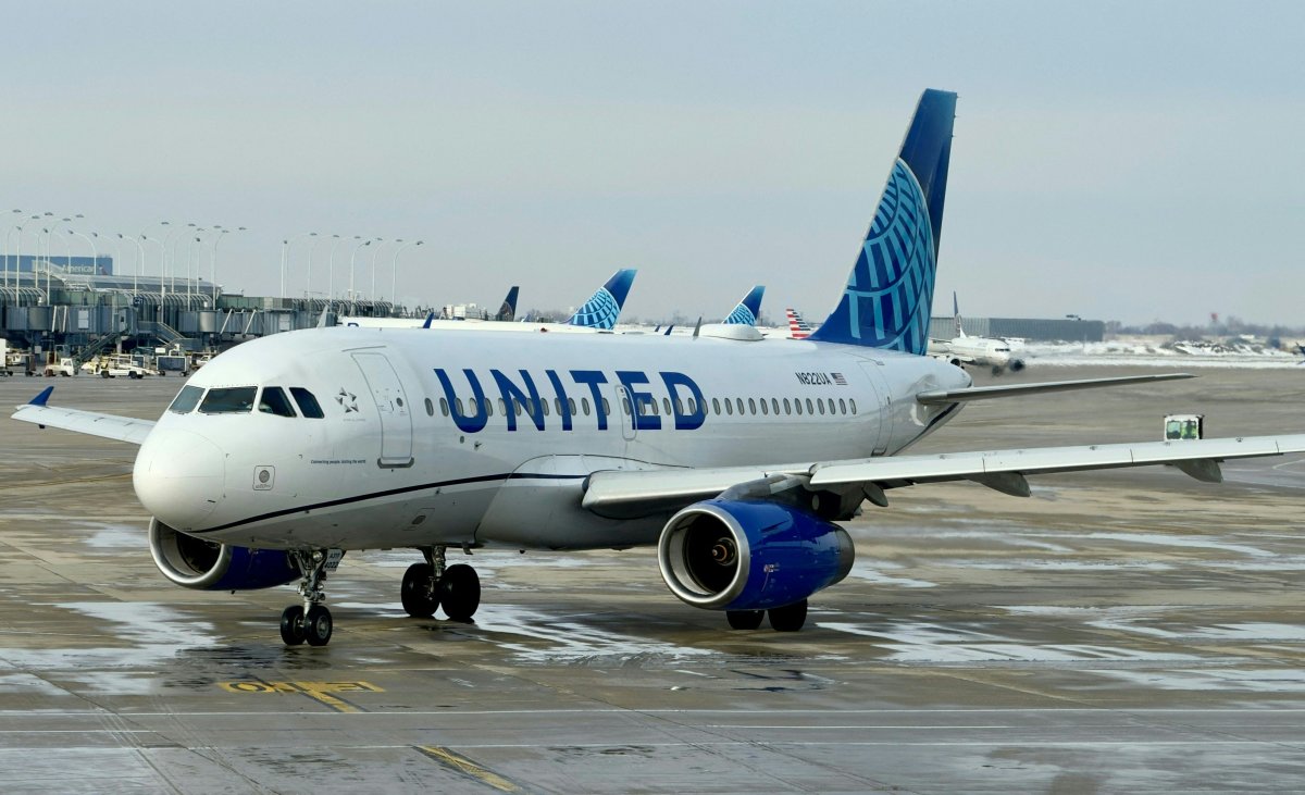 united airlines boeing plane denver