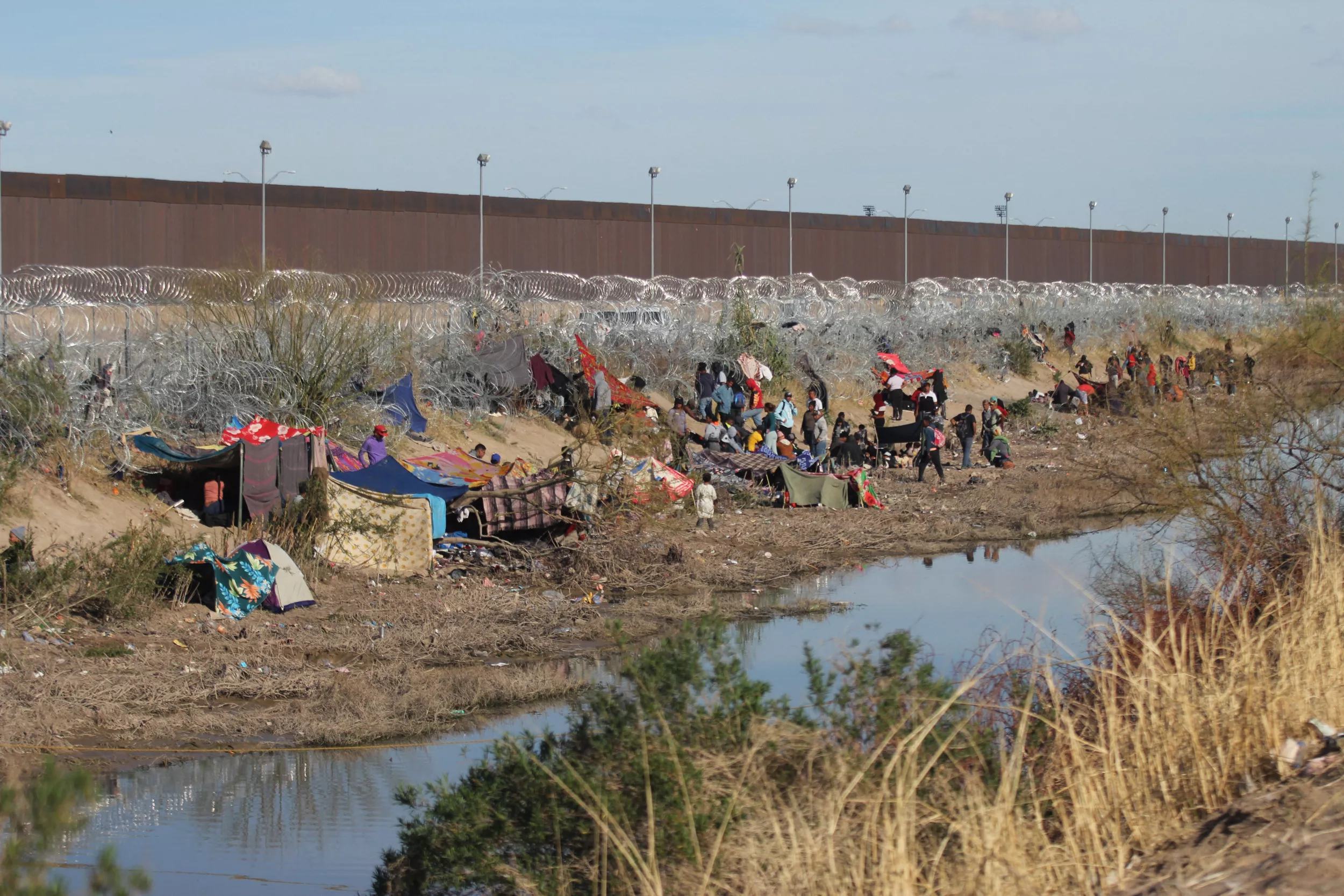 Texas District Attorney Rages at Judge Mass Releasing Migrants - Vimarsana News