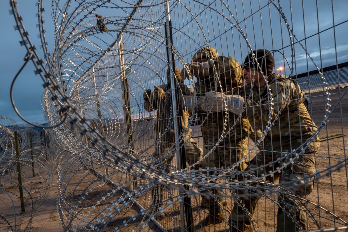 Texas Installs New Border Fence U.S.-Mexico Border