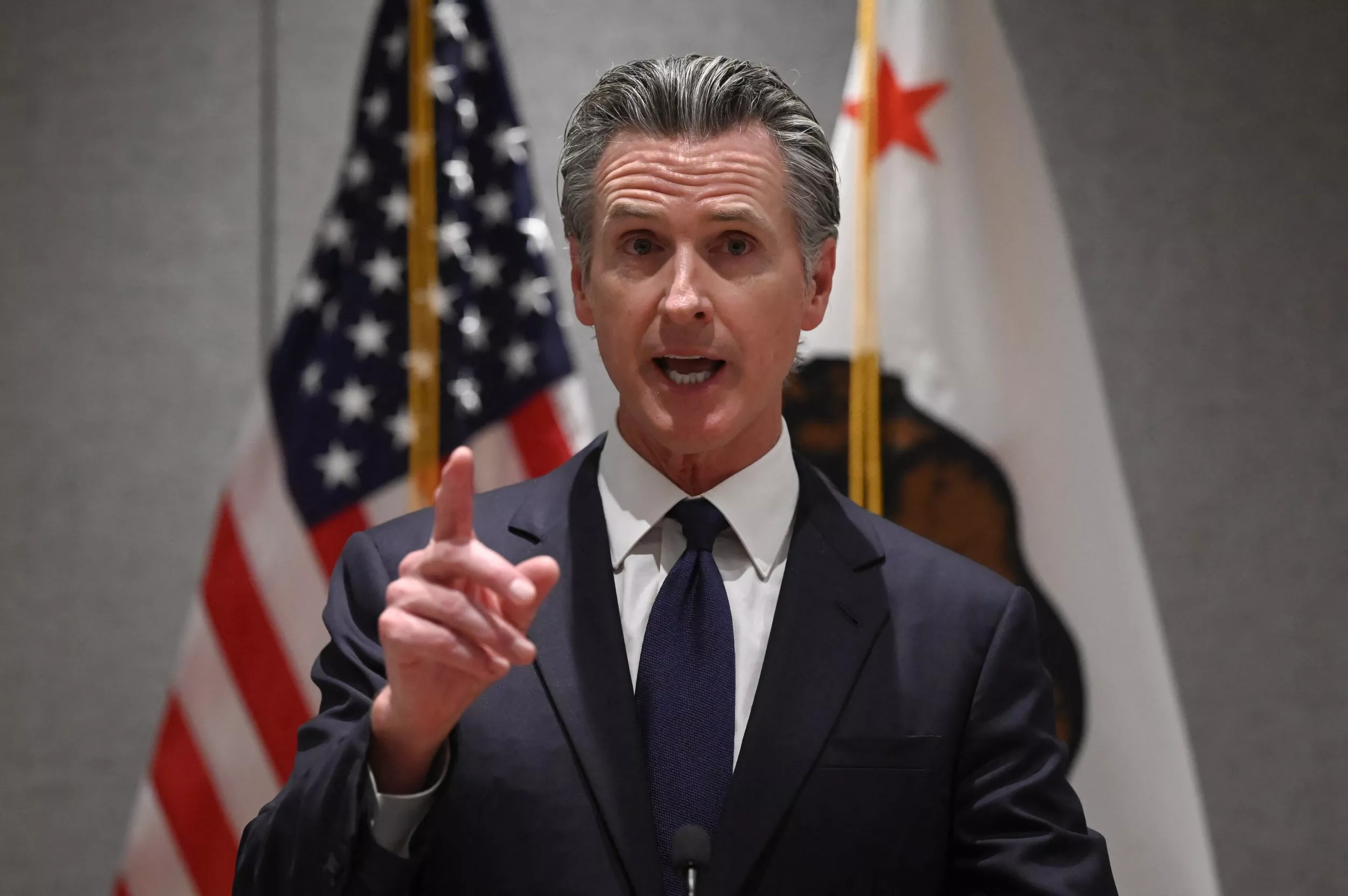 Gavin Newsom's Restaurant Offers $16 Hourly Wage to Employees - Vimarsana News