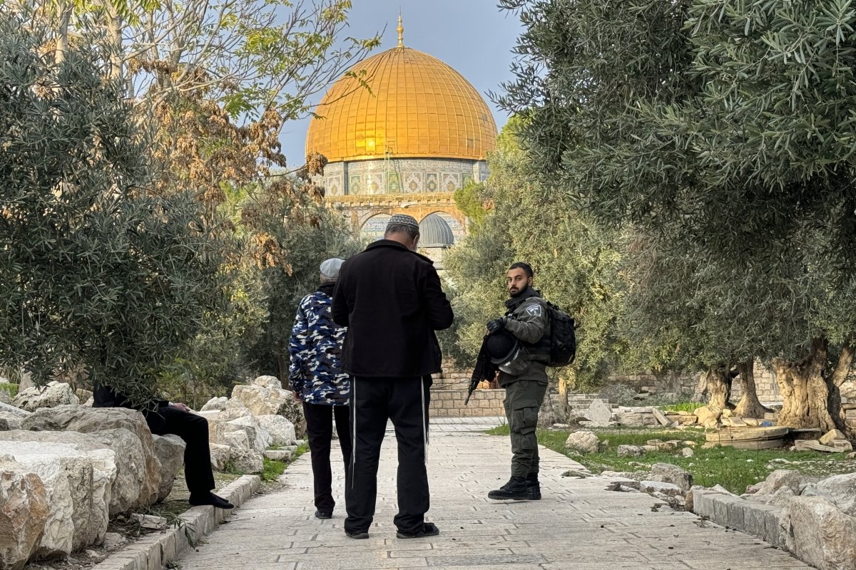 Jewish Worshippers Pray Under Police Guard