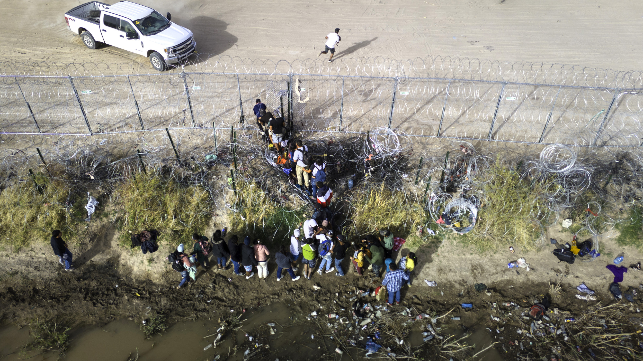 Texas Razor Wire Breached By Migrants