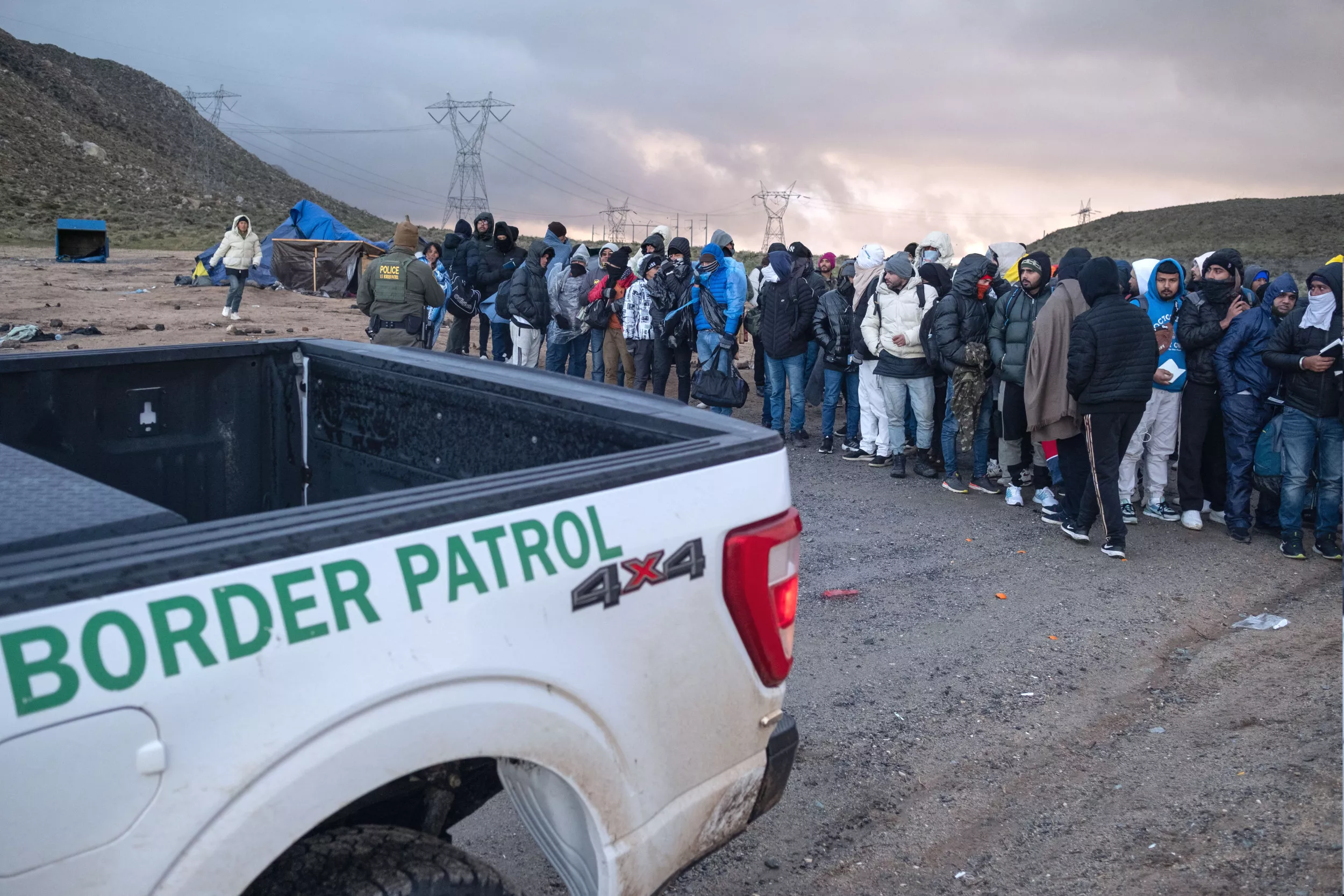 California Migrant Benefits Are Changing 'Soon,' Official Warns - Vimarsana News