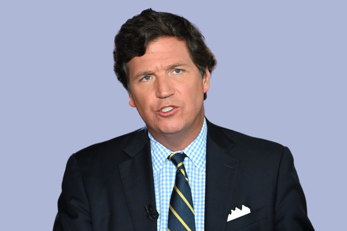 Tucker Carlson criticized by conservatives