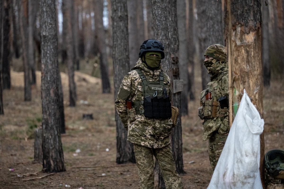 Russian State TV Crew Ambushed in Dramatic Ukraine Video