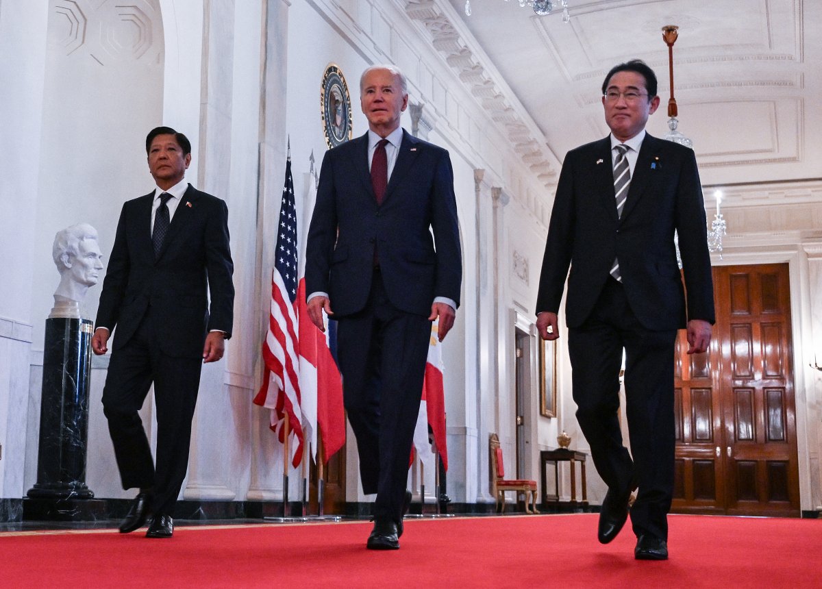 Biden, Marcos, and Kishida Begin Trilateral Summit