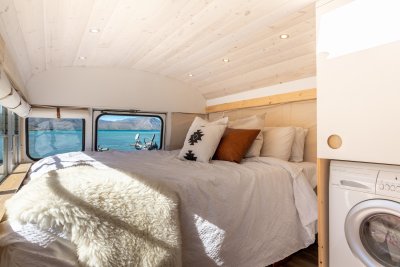 couple turns school bus into home couple turns school bus into home