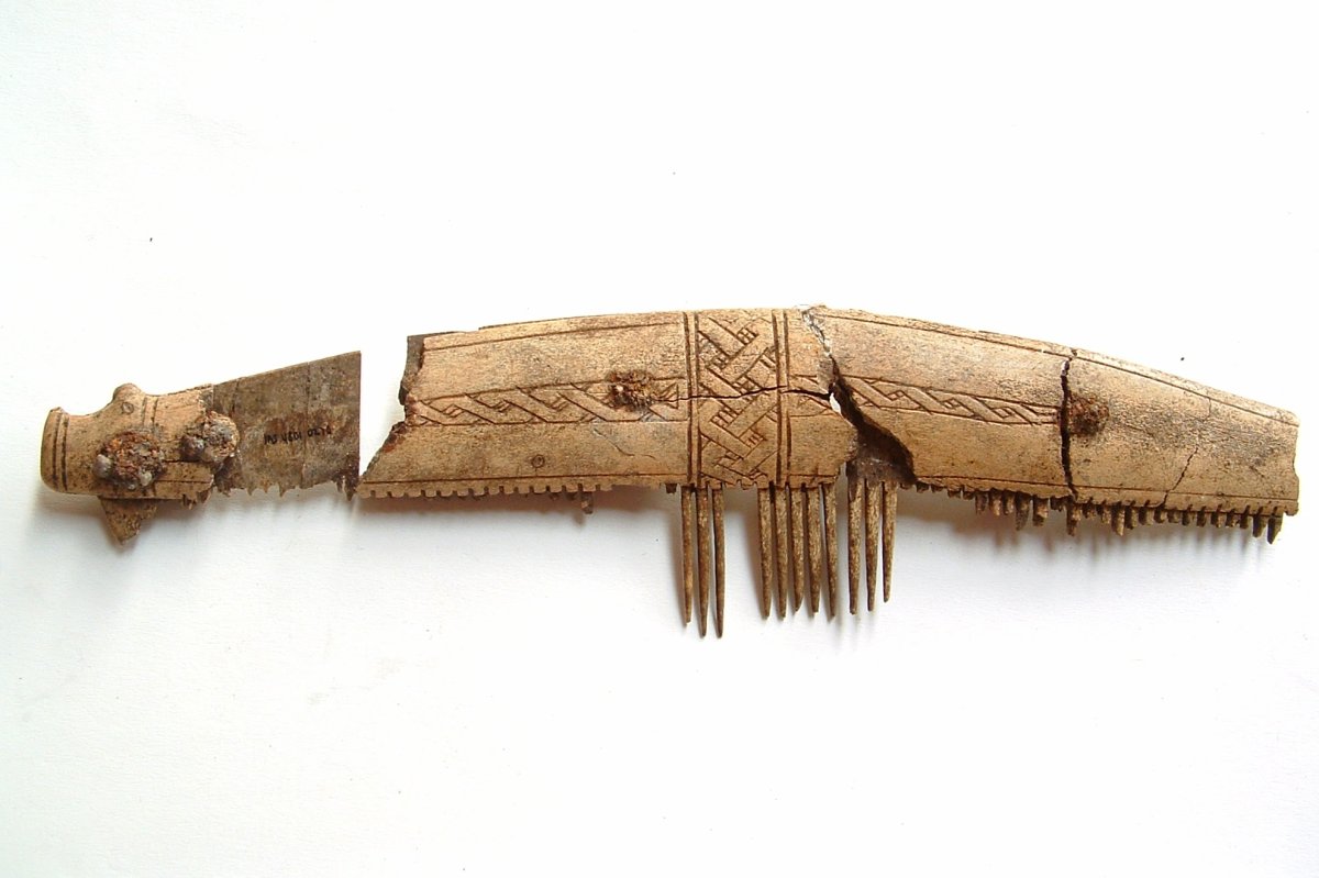 A medieval Viking comb