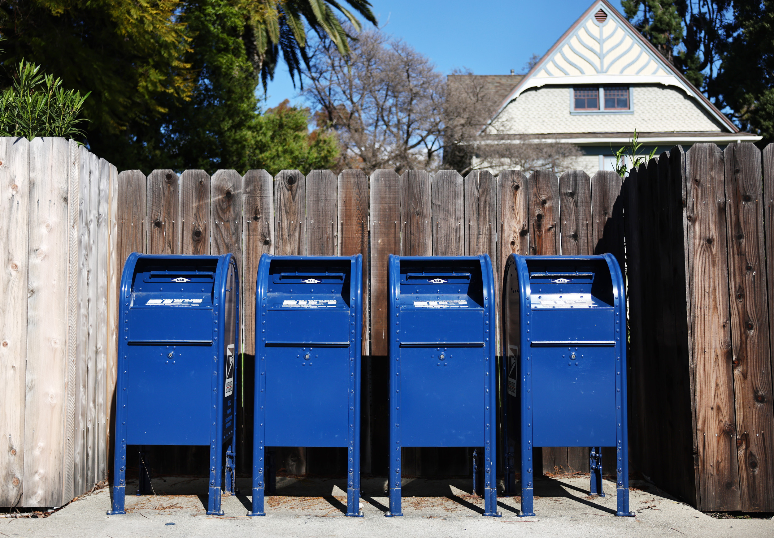 Is there mail on Tax Day? USPS, UPS, FedEx hours today