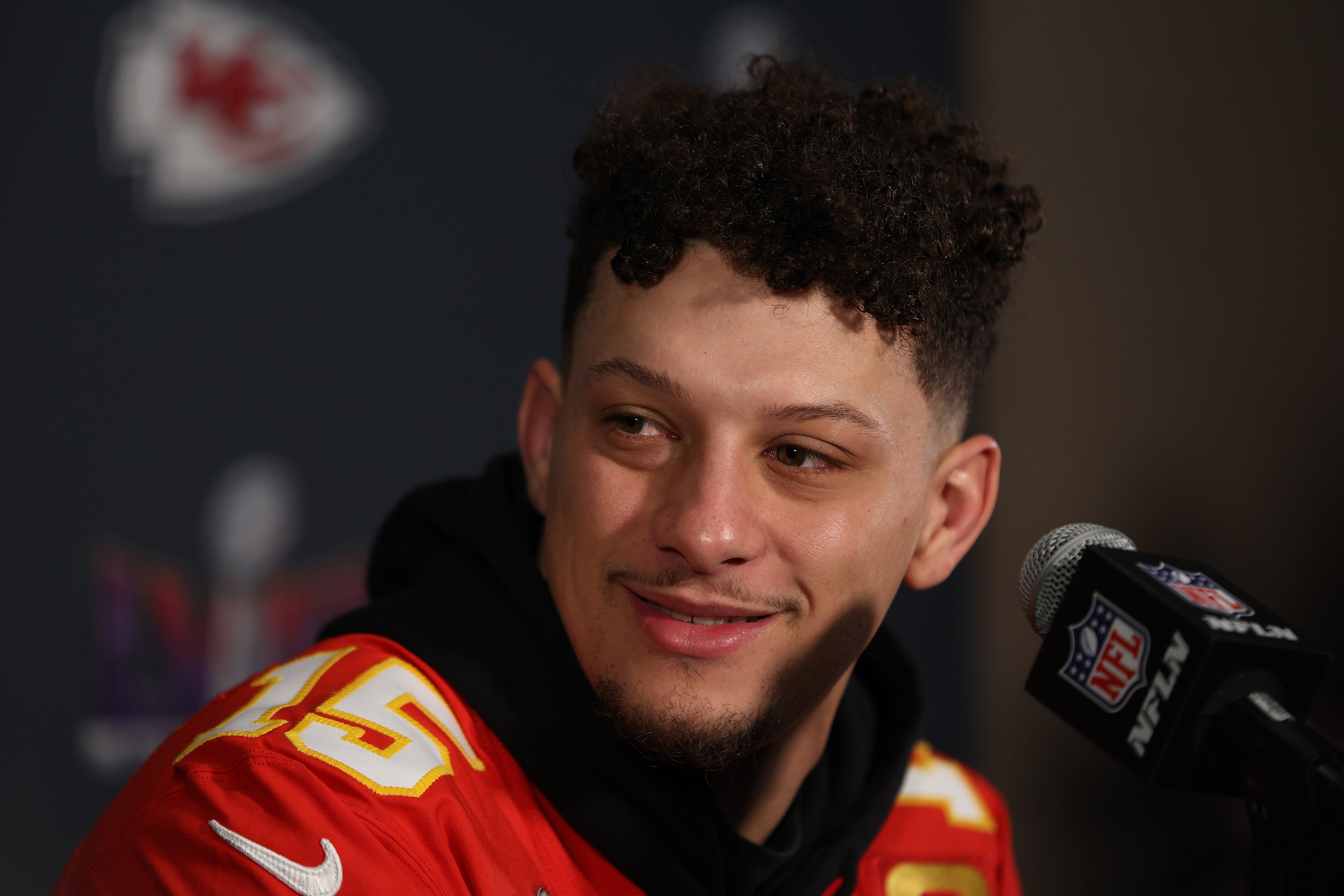 How Taylor Swift's Knowledge of Football Inspires Patrick Mahomes