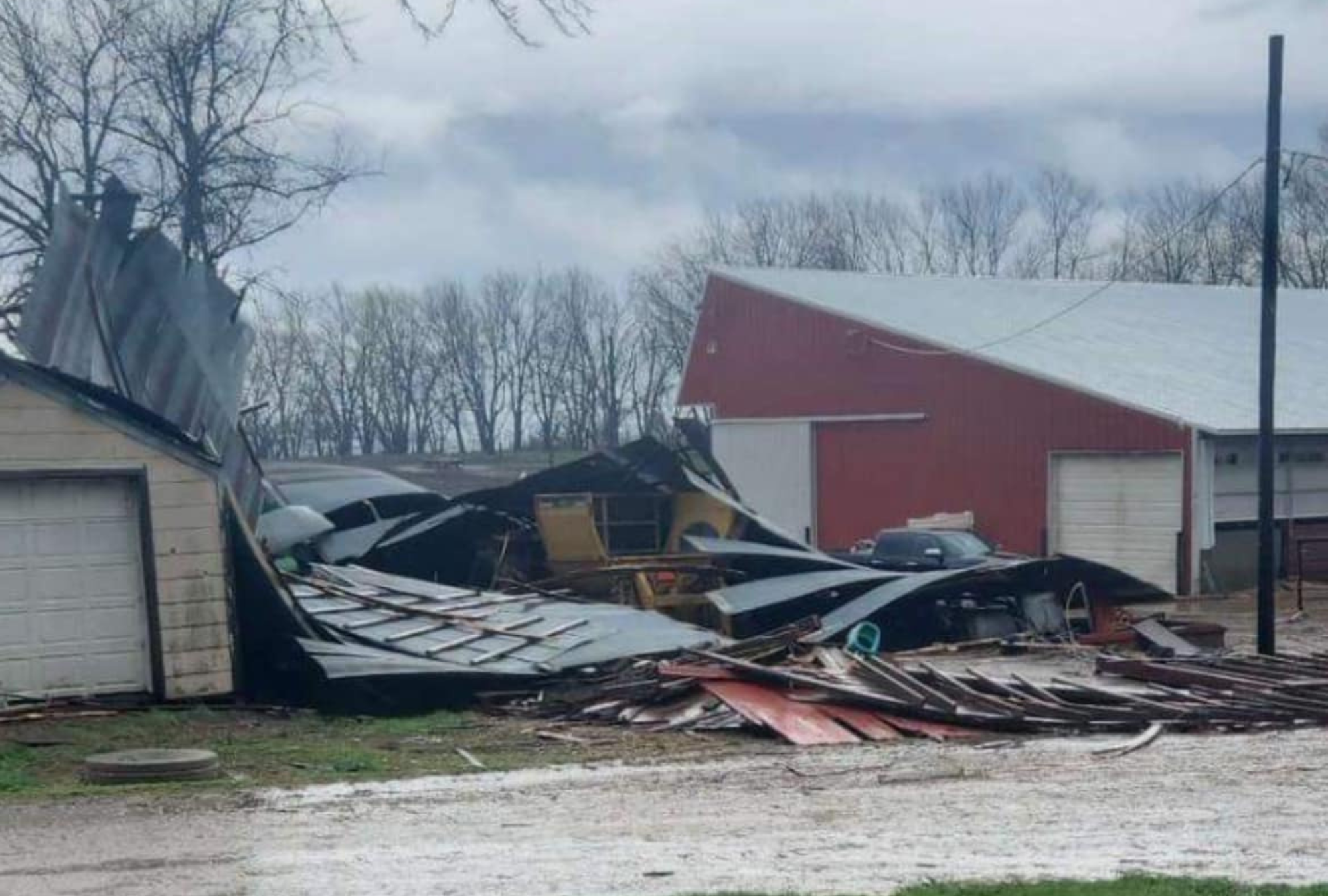Videos capture tornado aftermath of destruction at Iowa homes, farms