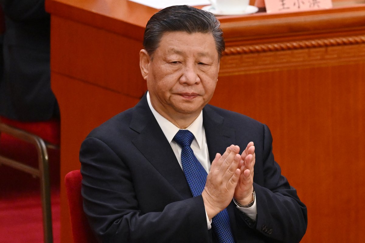Xi Applauds At CPPCC Closing Session