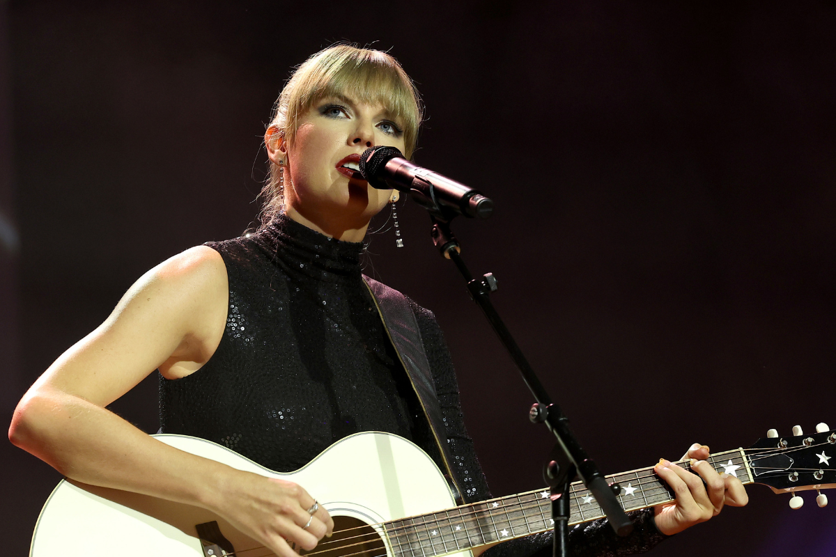 Une fuite de l’album de Taylor Swift est présumée alors que les paroles sont moquées en ligne