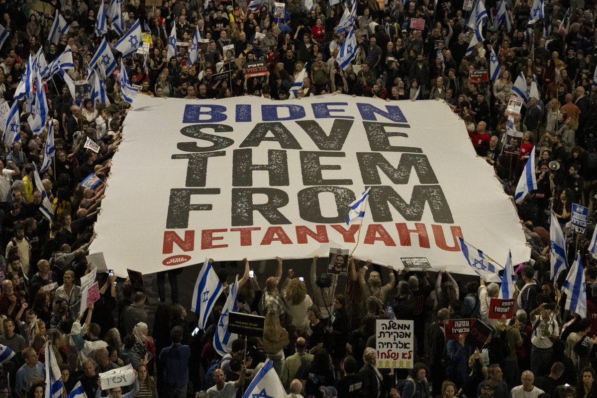 Anti-Netanyahu protesters in Tel Aviv April 2024