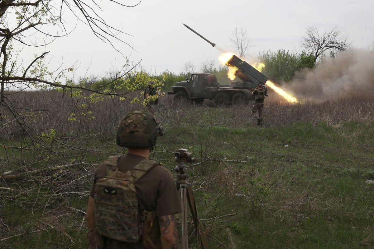 Ukrainian troops fire GRAD MLRS near Kupyansk