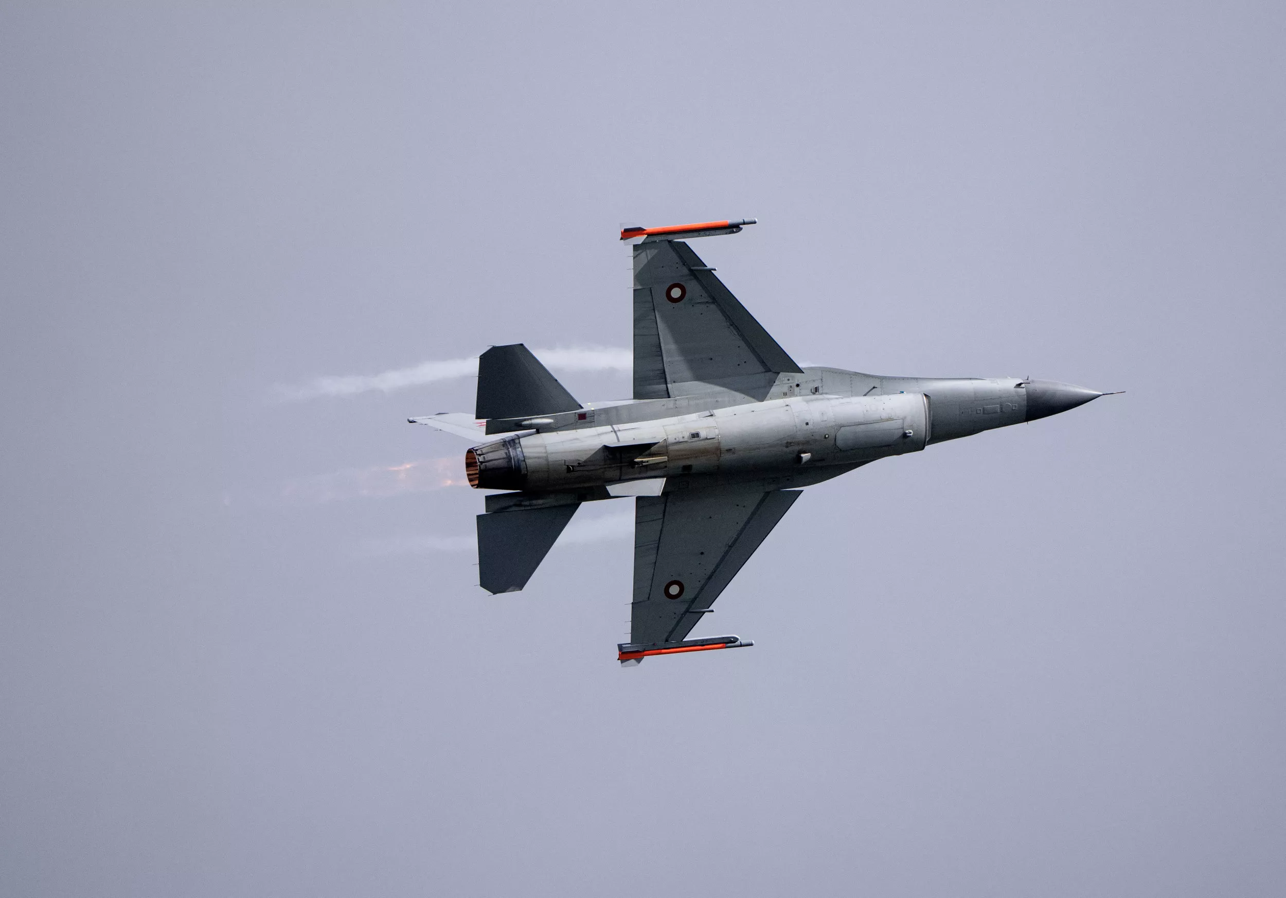 F-16 Video Shows First-Ever Human Vs. AI Aerial Dogfight - Vimarsana News