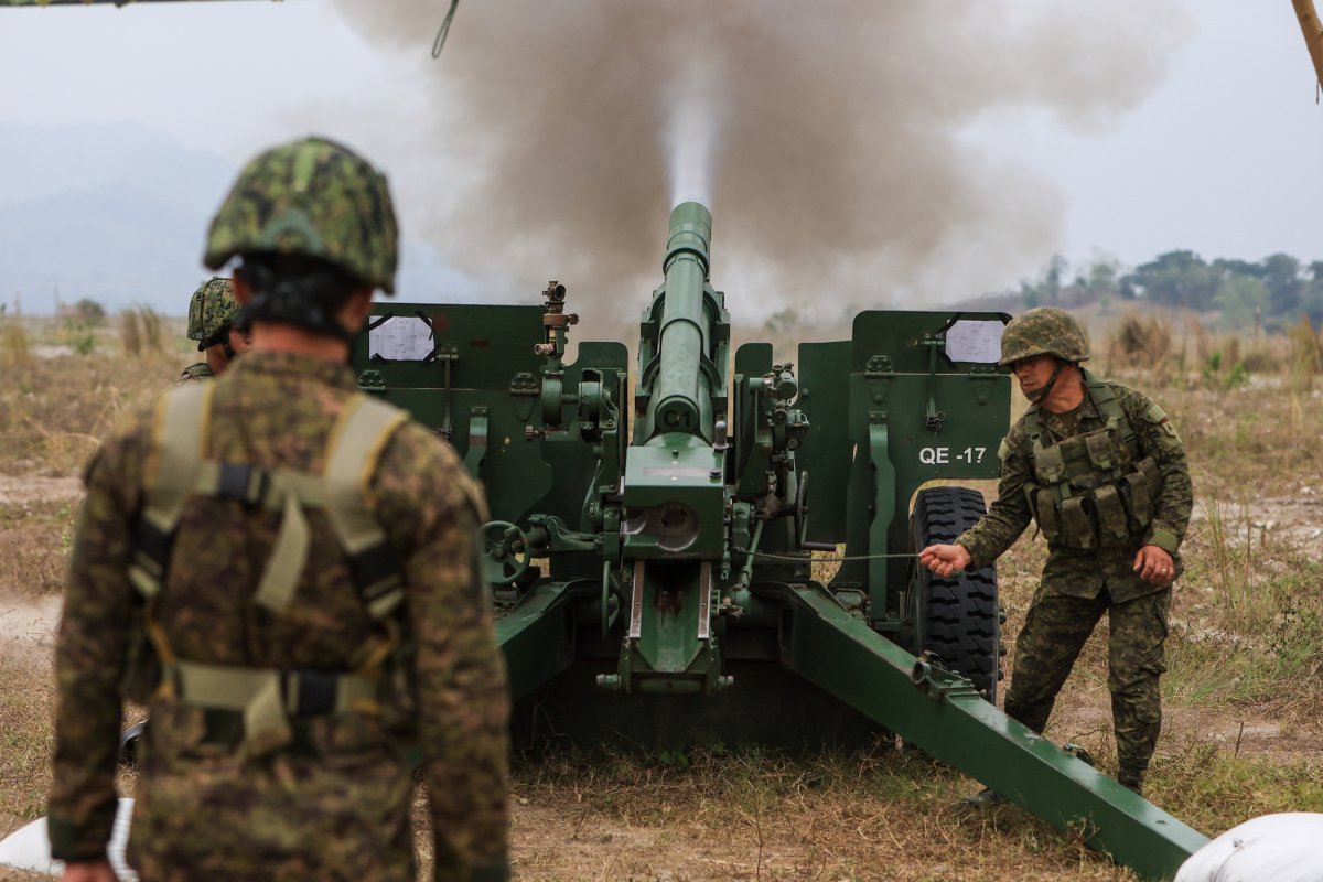 Philippine Troops Hold Artillery Exercise 