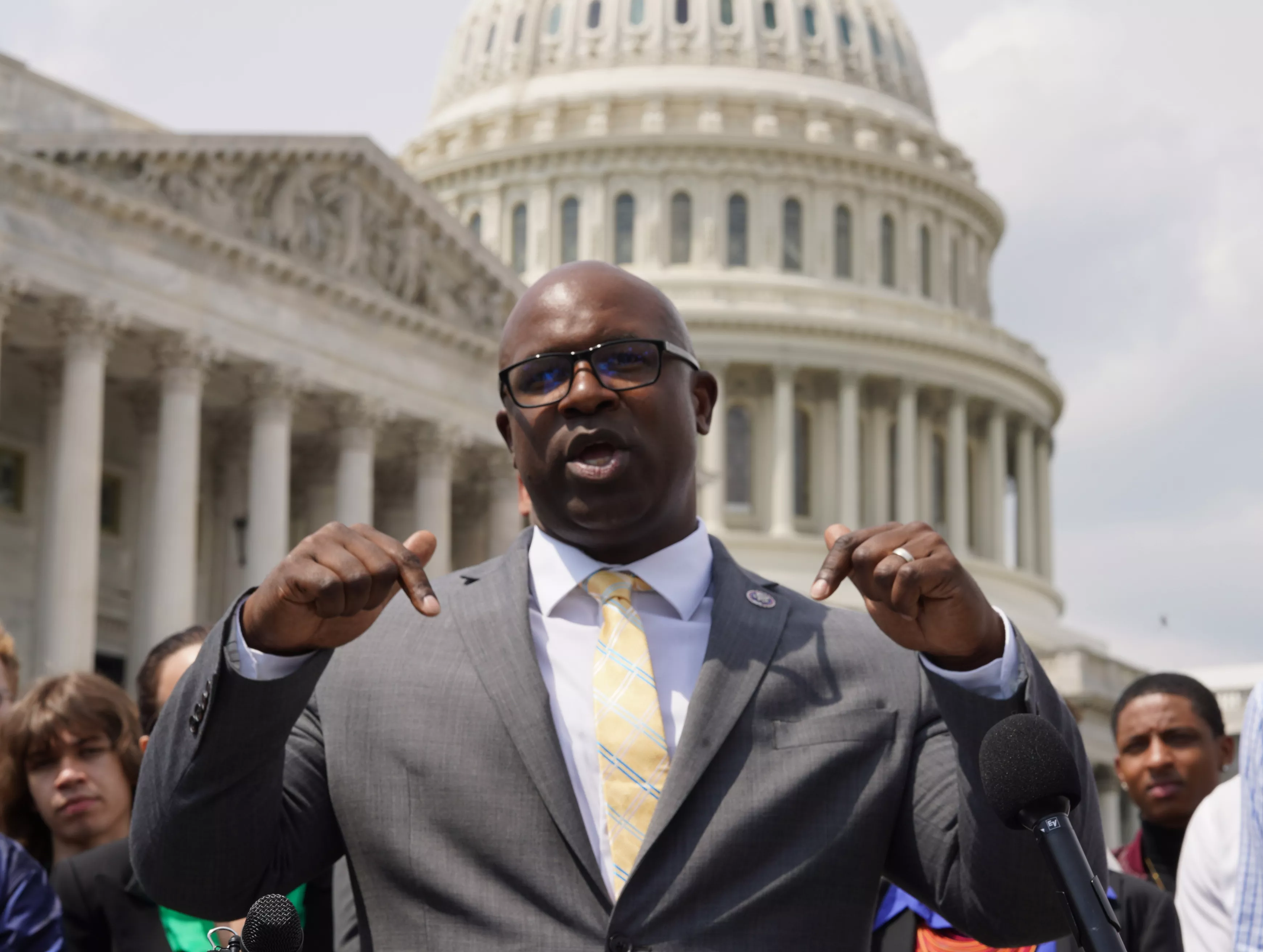 Pro-Palestinian Democrats Get Warning Signs About Re-Election - Vimarsana News