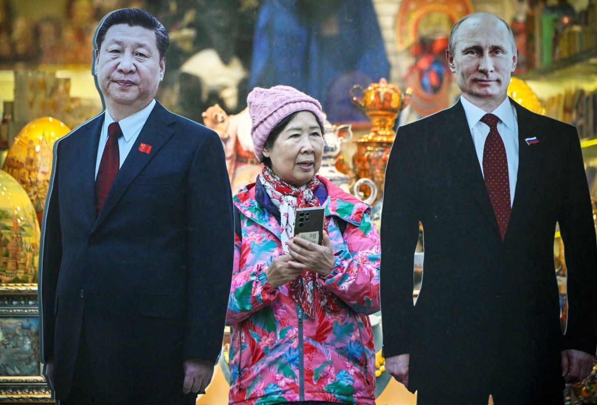 Vladimir Putin and XI Jinping cutouts Moscow
