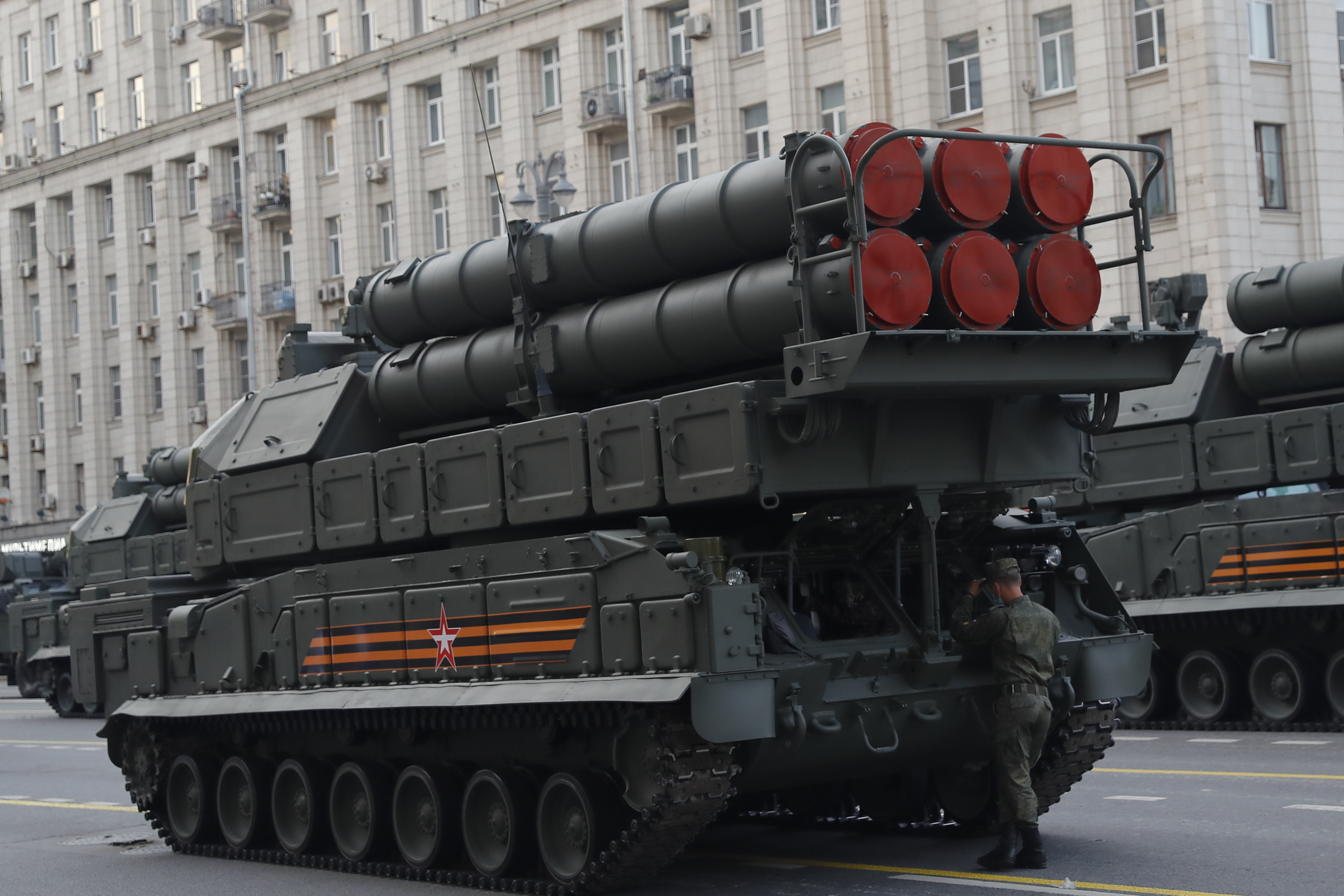 Une vidéo ukrainienne montre le système de missiles russe BUK anéanti dans une explosion