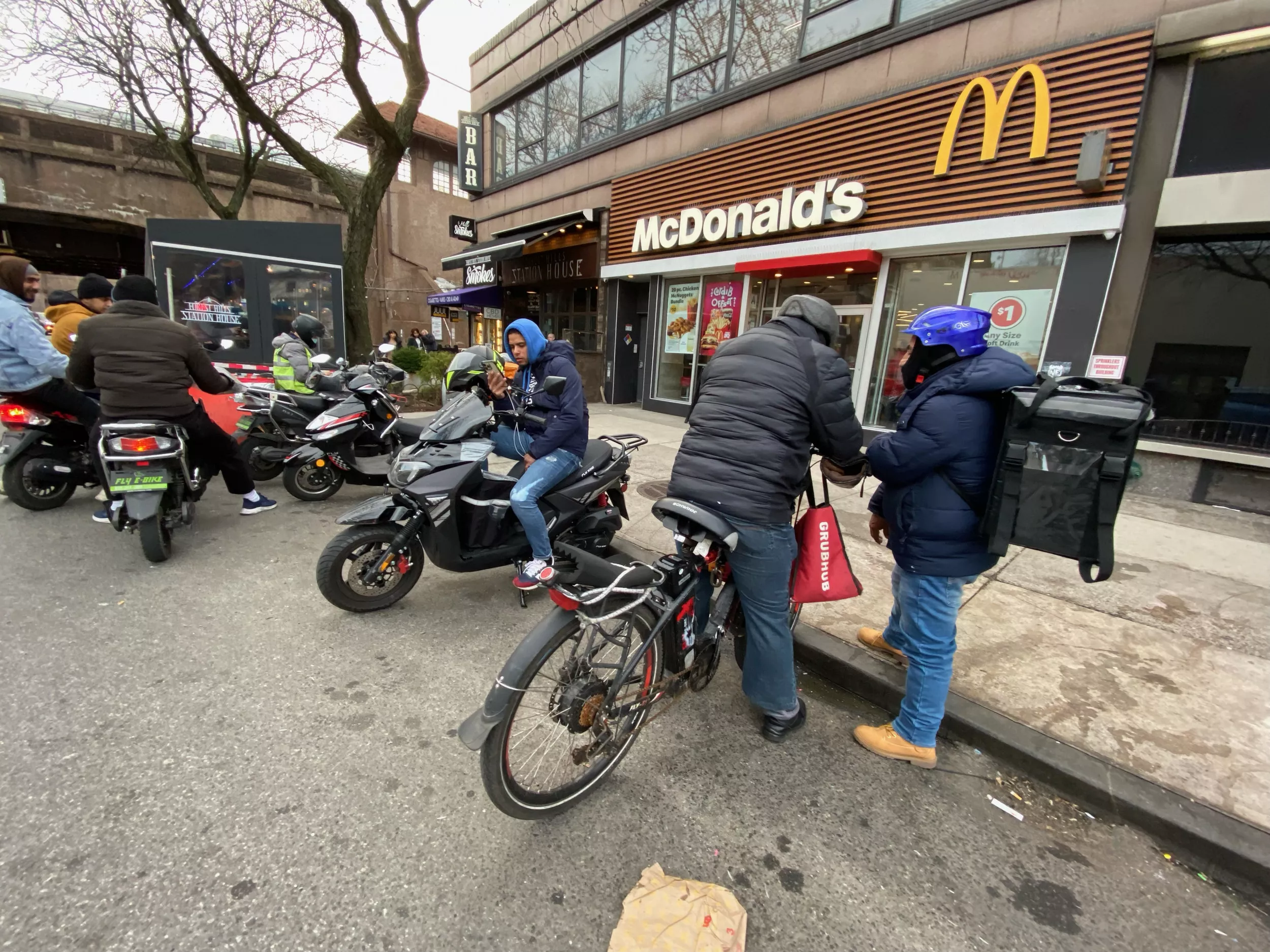 $20 Minimum Wage Backfires as Restaurants See Orders Plummet - Vimarsana News
