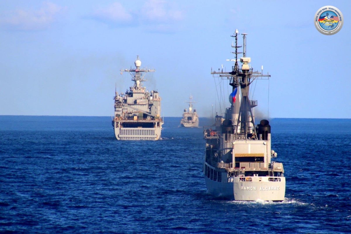 US and Philippine Navies Drill Together