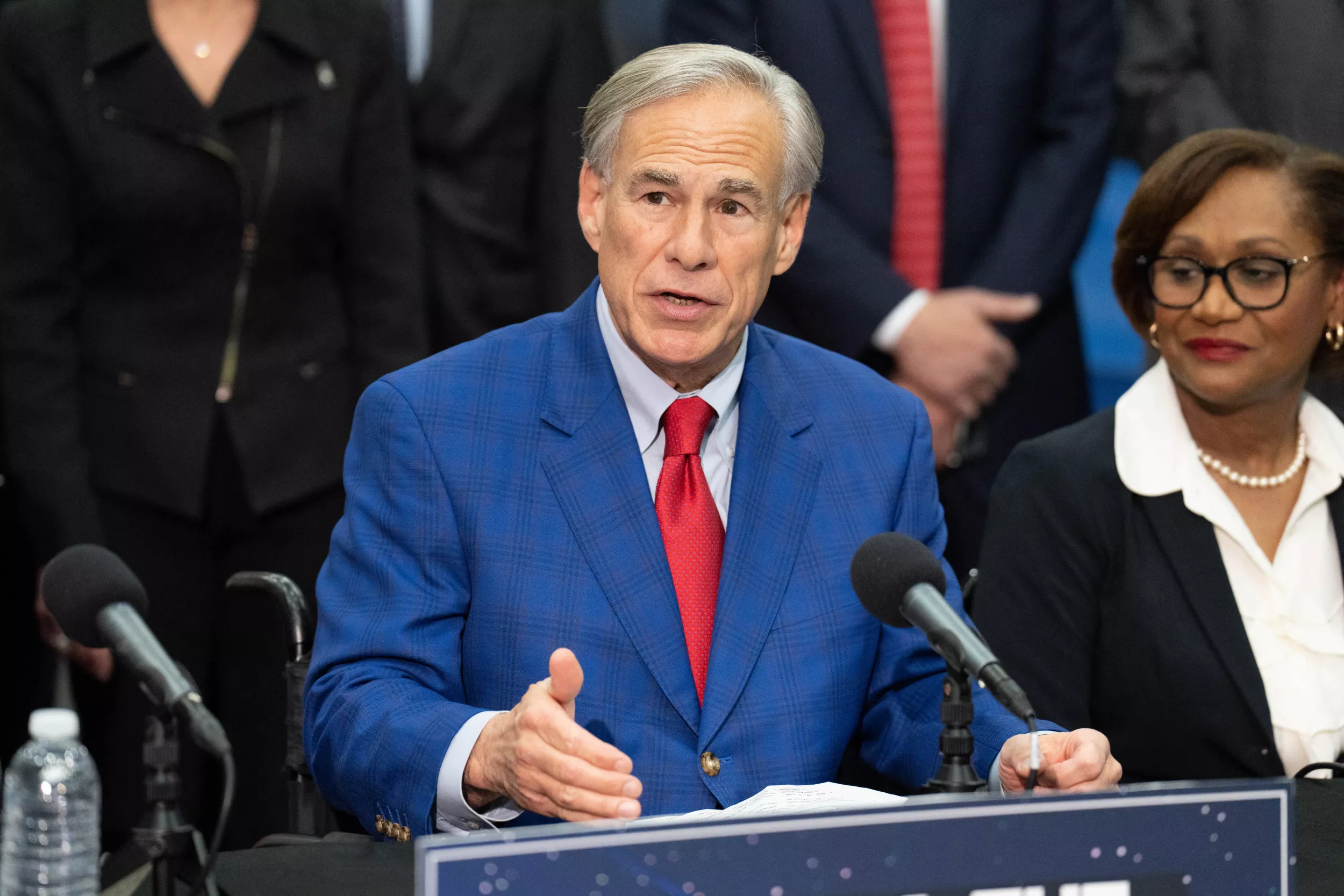 Greg Abbott Issues New Warning to Pro-Palestinian Protesters - Vimarsana News