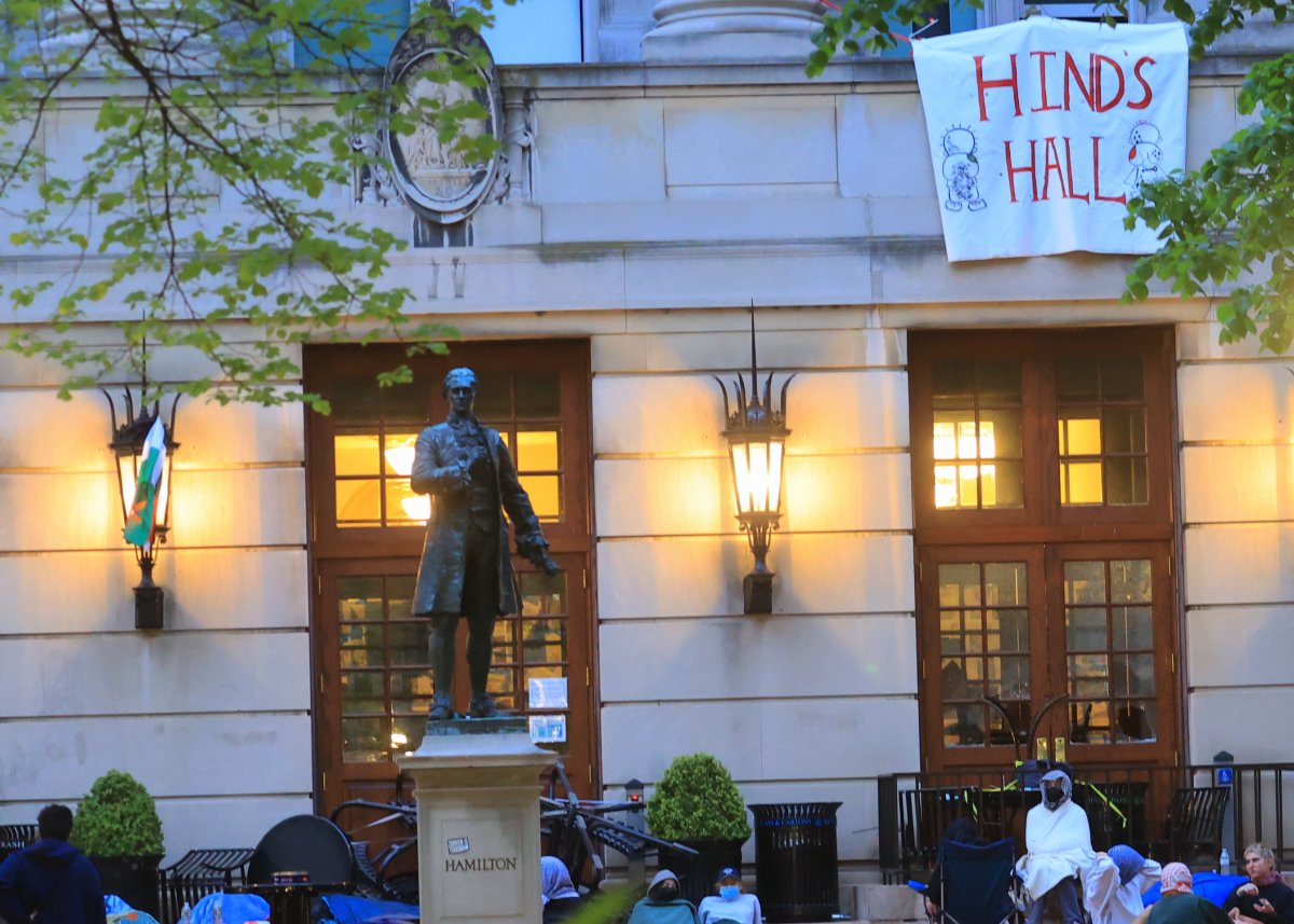 Columbia students occupy Hamilton Hall