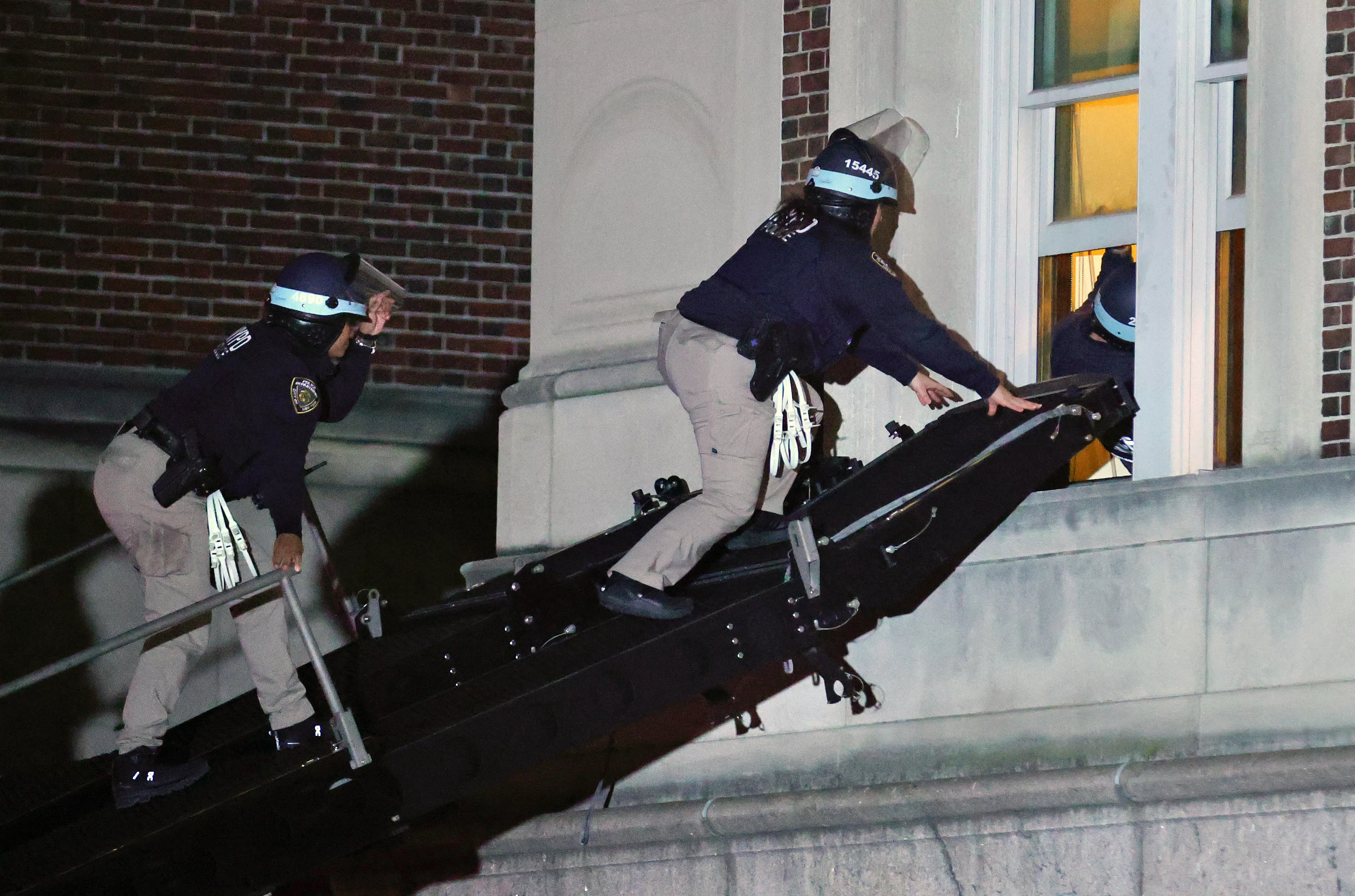 Videos Of Columbia University Raid Show NYPD Arrest Protesters - Vimarsana News