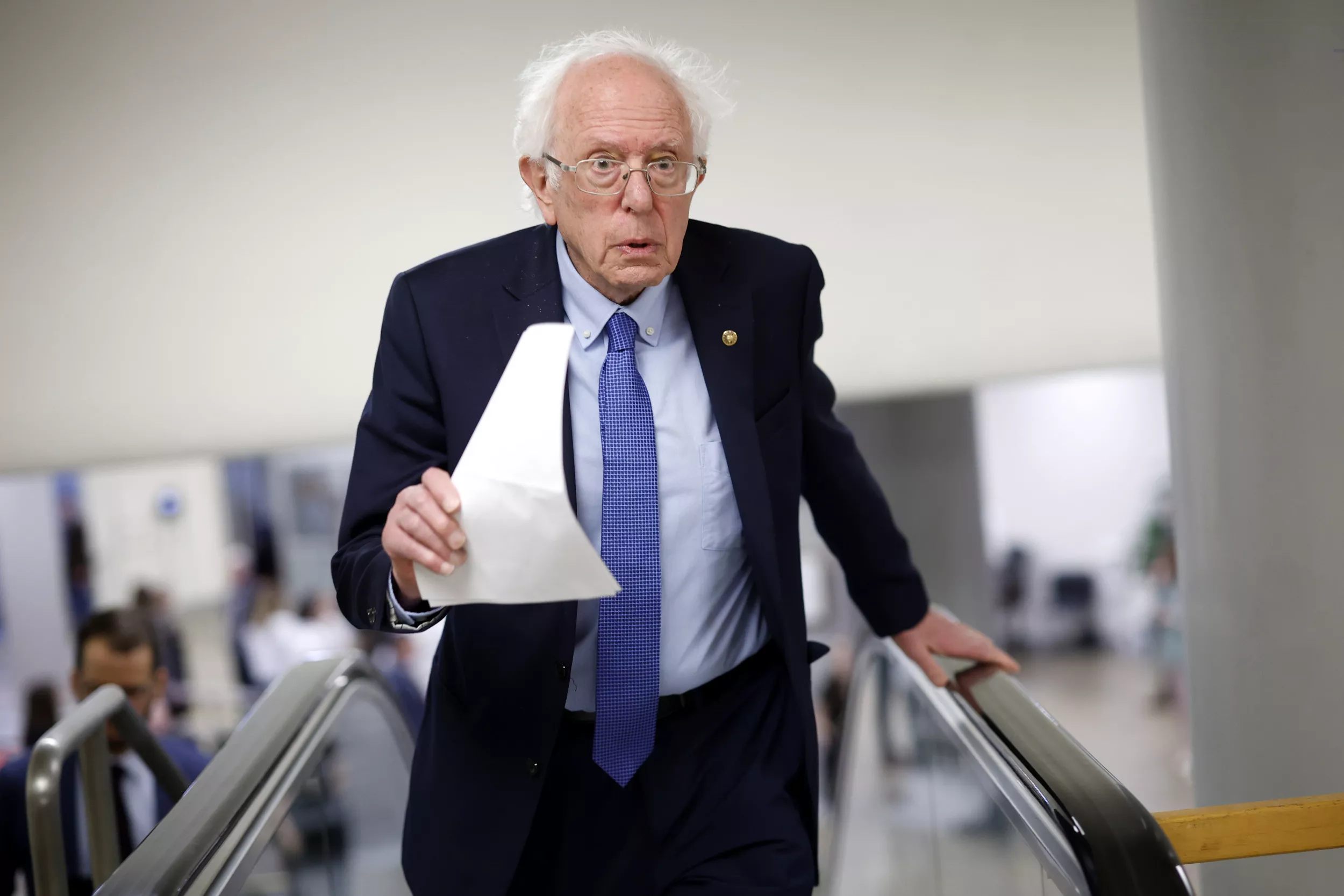 Bernie Sanders Ripped for 'Absolutely Ridiculous' Reelection Decision - Vimarsana News