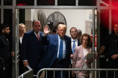 Trump walks into court
