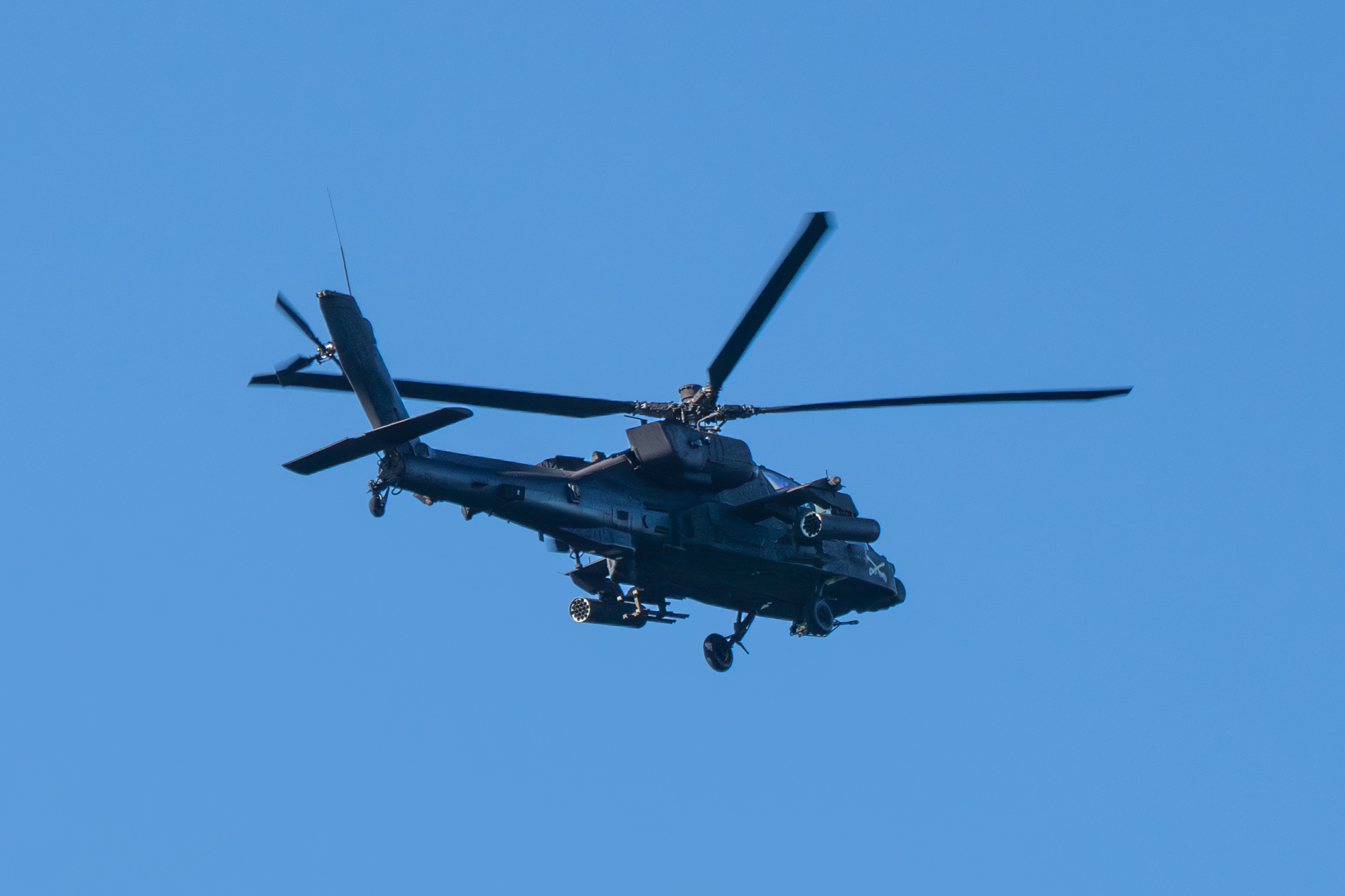 Le crash d’un hélicoptère Apache à Fort Riley fait 2 blessés : tout ce que nous savons