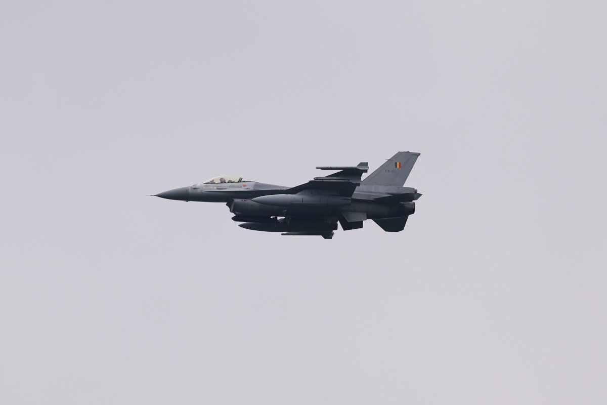 A F-16 flies over Belgium 