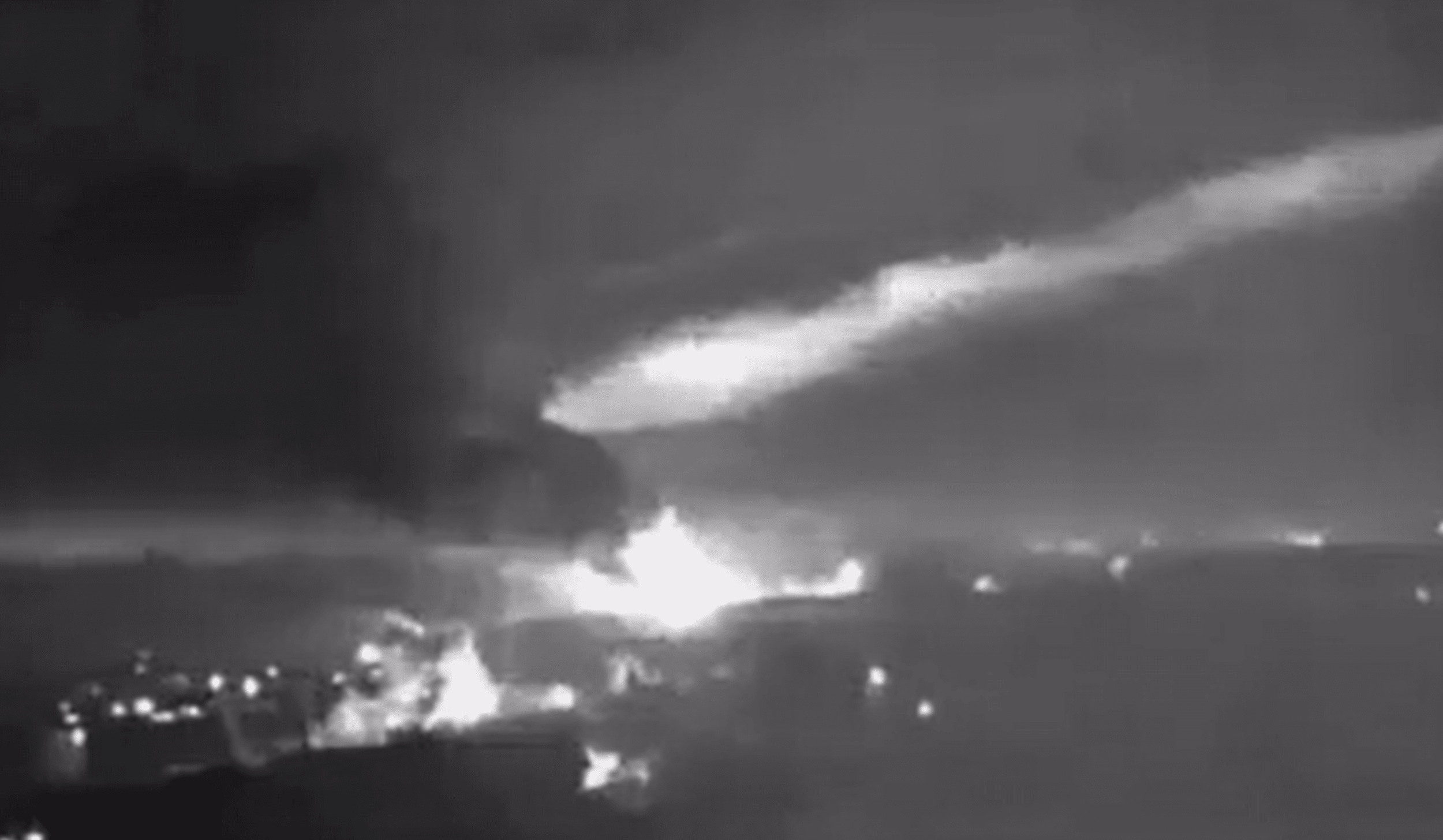 La base aérienne de Crimée en feu après que la frappe de l’ATACMS ait accueilli 32 avions russes : rapport