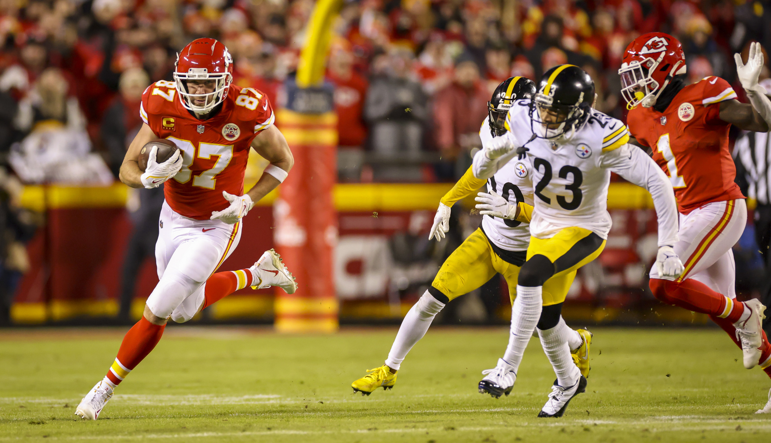 NFL Schedule Leak: Chiefs, Steelers Added to Christmas Slate in New Netflix Streaming Deal