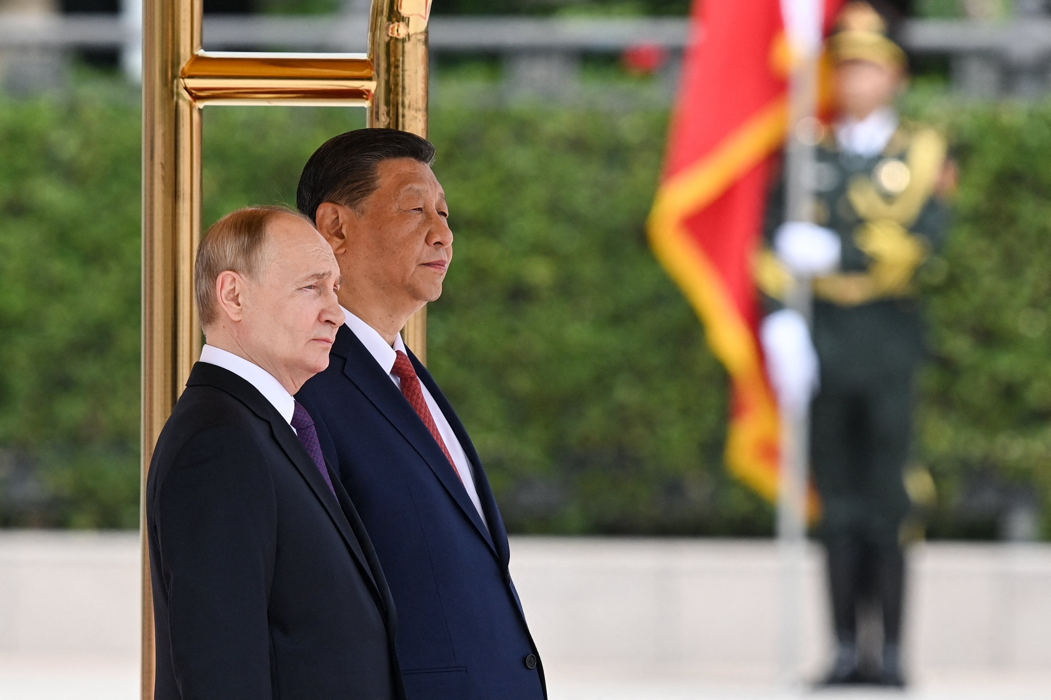 Le voyage de Poutine en Chine déclenche une avalanche de blagues et de mèmes : « Revue des employés »