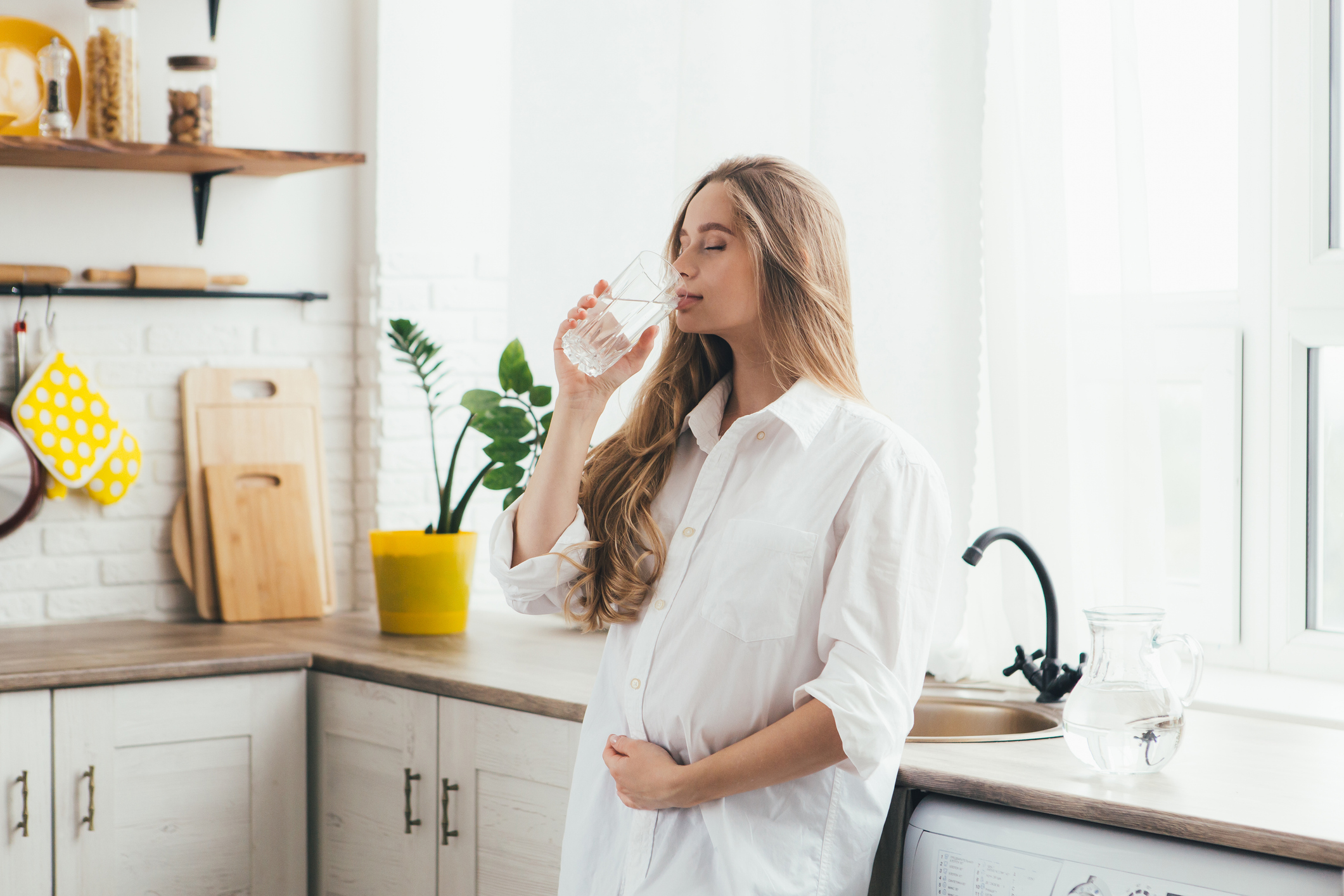 Des scientifiques sonnent l’alarme en cas de consommation d’eau du robinet pendant la grossesse