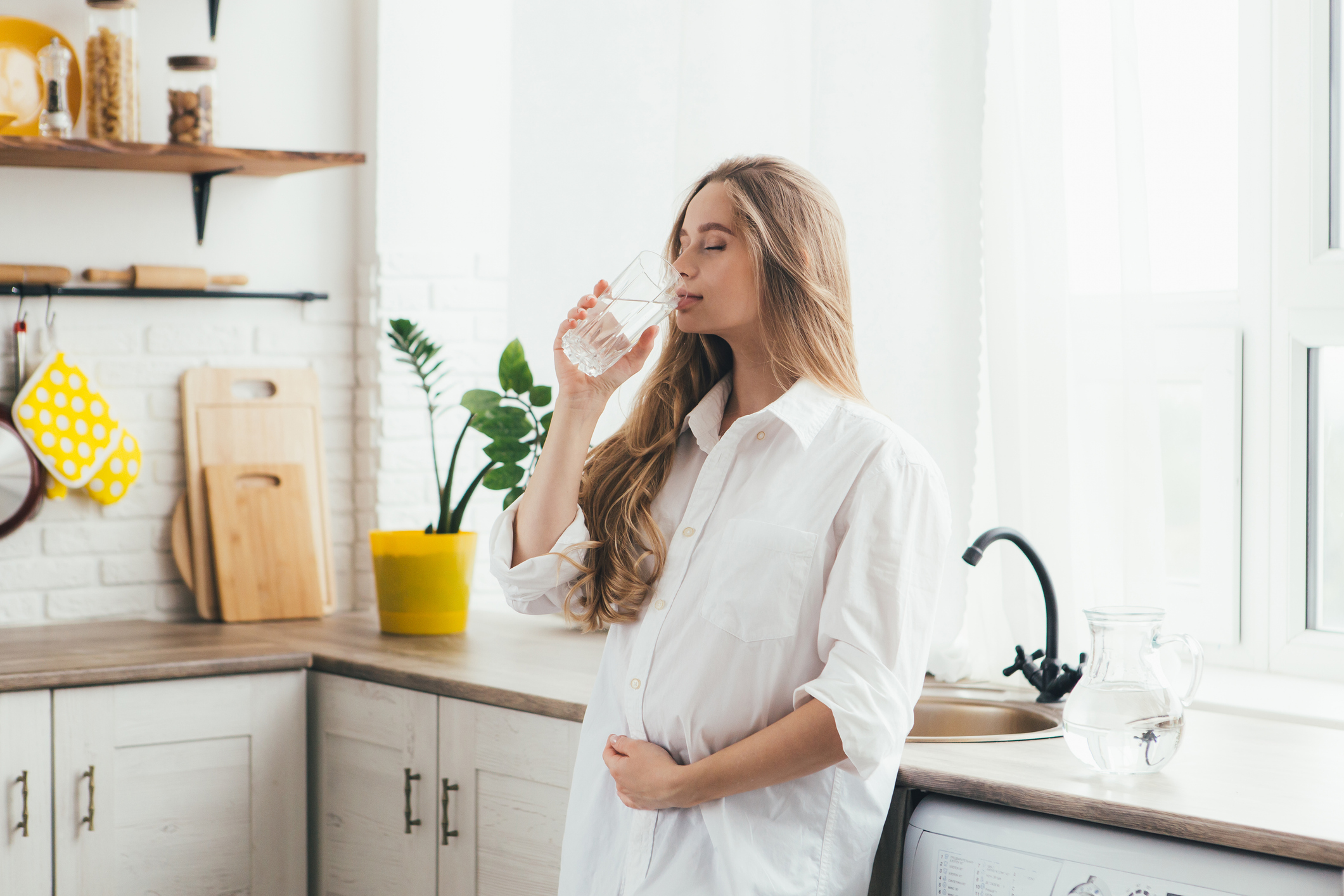 Scientists Sound Alarm Over Drinking Tap Water When Pregnant - Newsweek