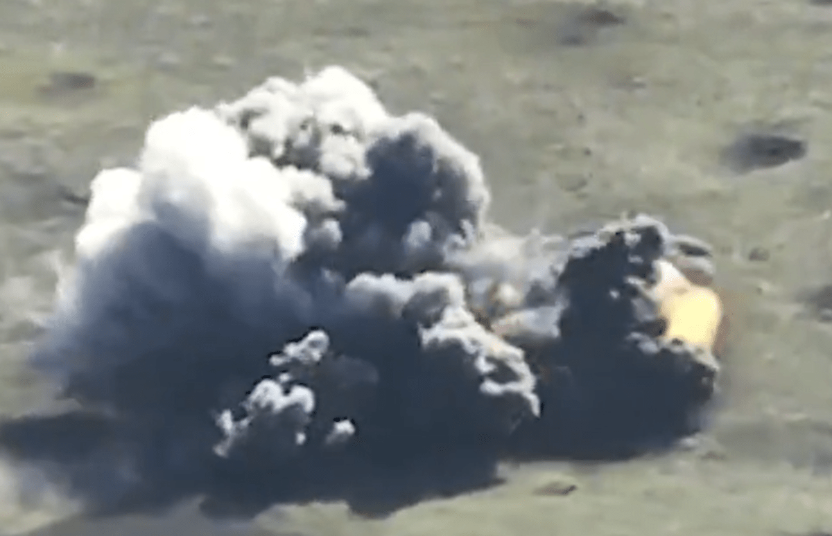 Une vidéo montre le moment où le « char tortue » russe est détruit par le mien