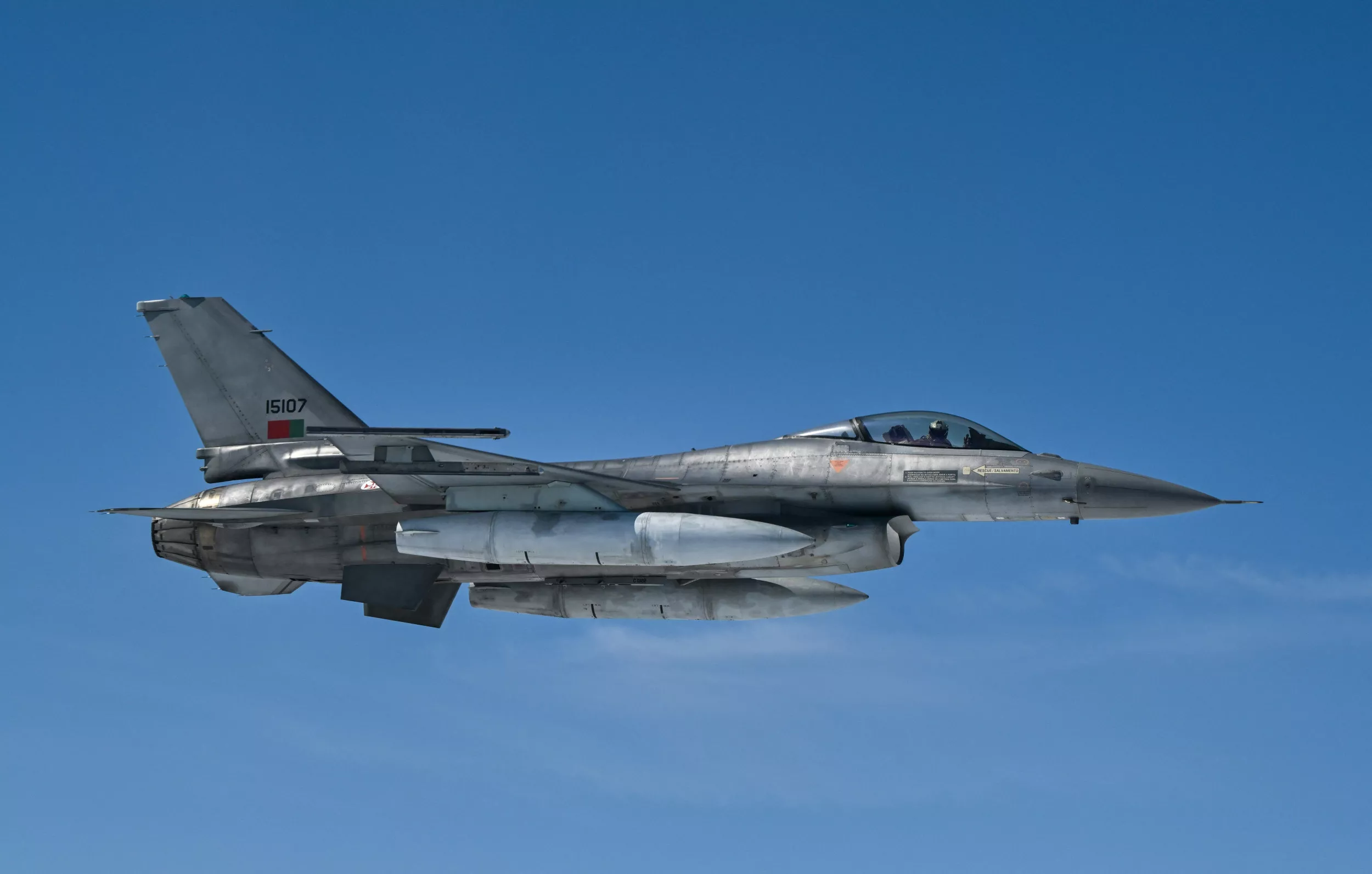 Ukraine F-16 Update As First Pilots Complete Training In Arizona ...