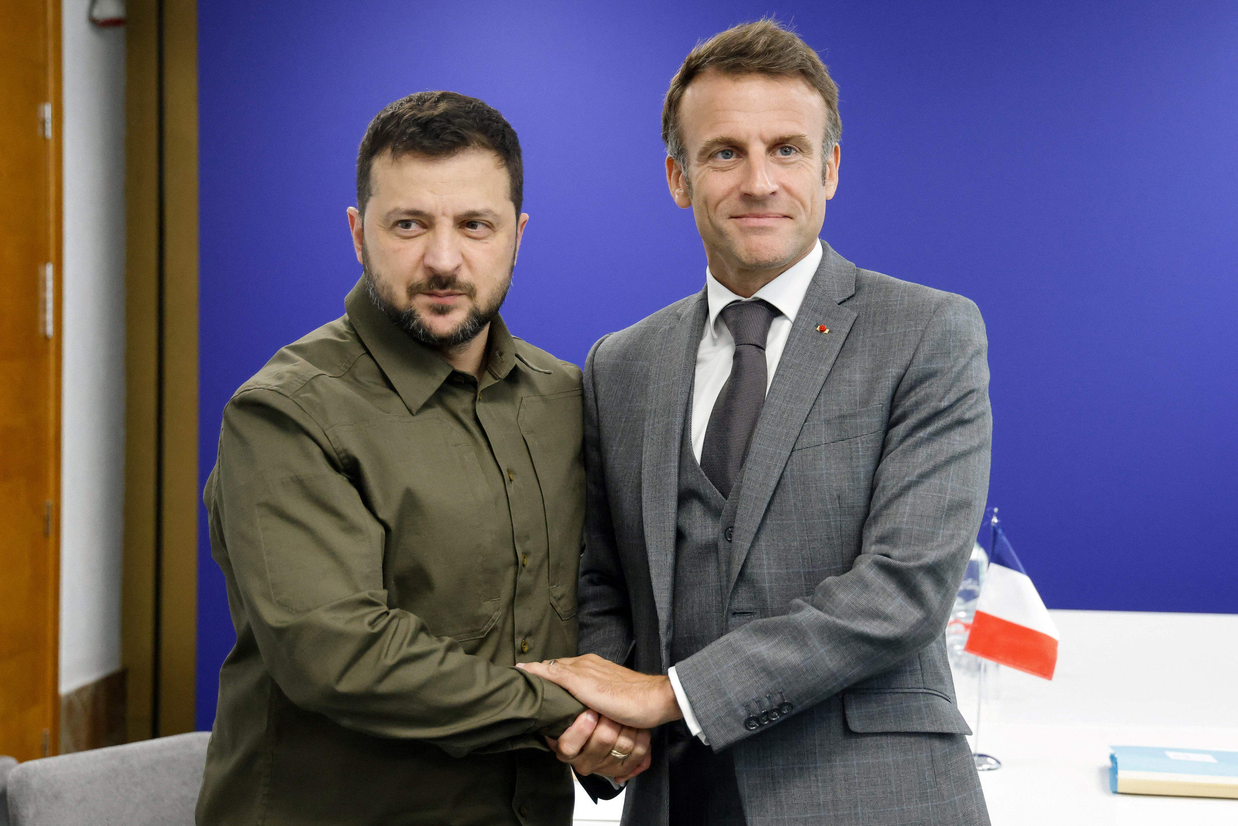 Des entraîneurs militaires français pourraient être envoyés en Ukraine dans quelques jours : rapports