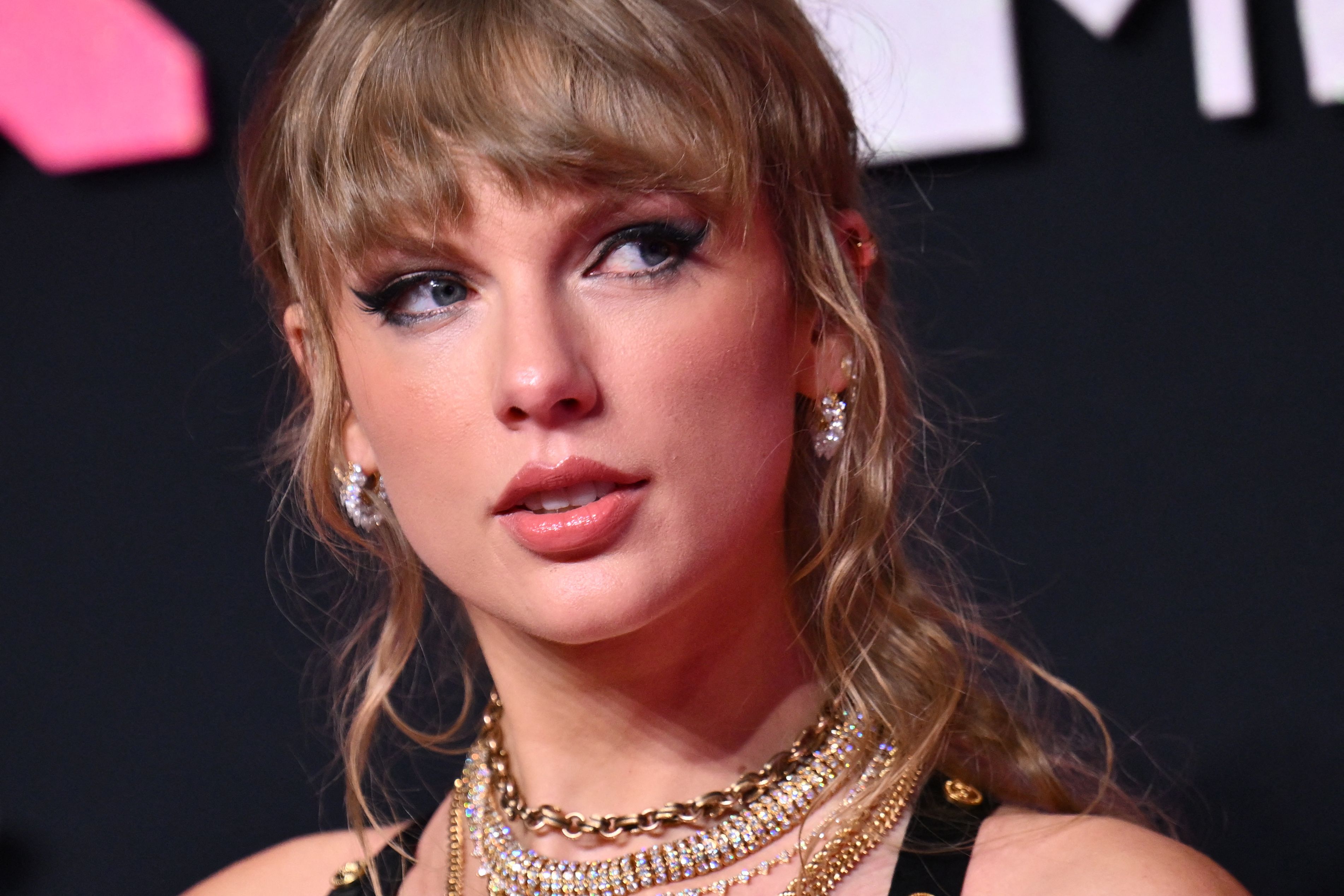 Taylor Swift Fans Have A 4 Word Warning For Donald Trump After His